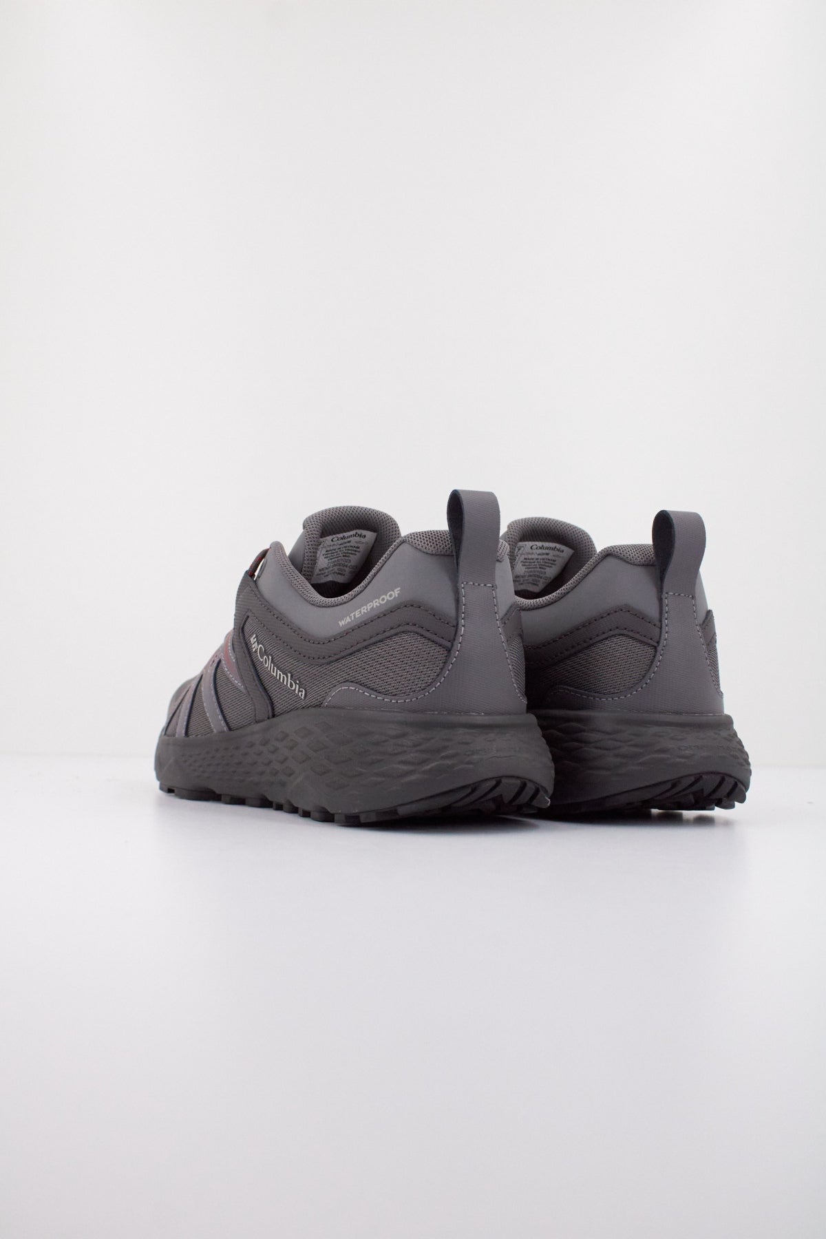 COLUMBIA PEAKFREAK ROAM en color GRIS  (4)