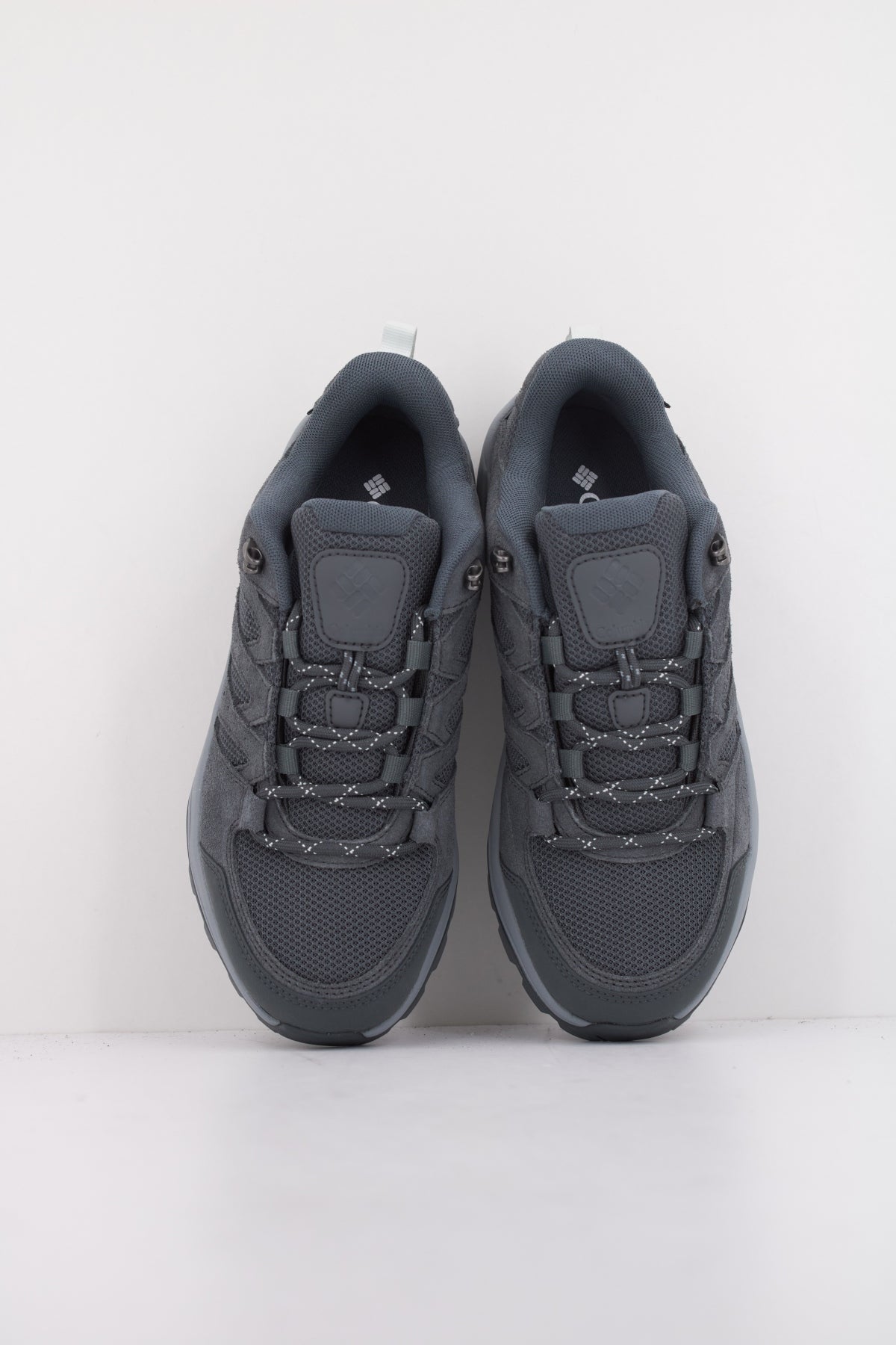 COLUMBIA  REDMOND IV LOW WATERPROOF  en color GRIS  (3)
