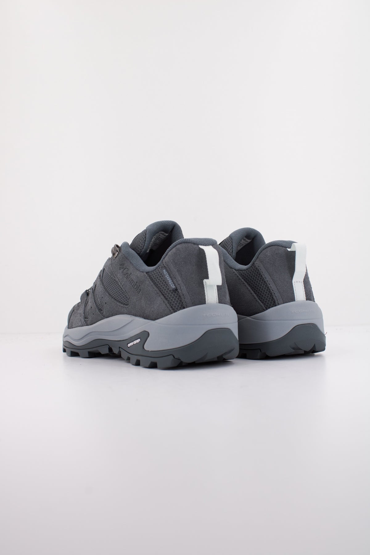 COLUMBIA  REDMOND IV LOW WATERPROOF  en color GRIS  (4)