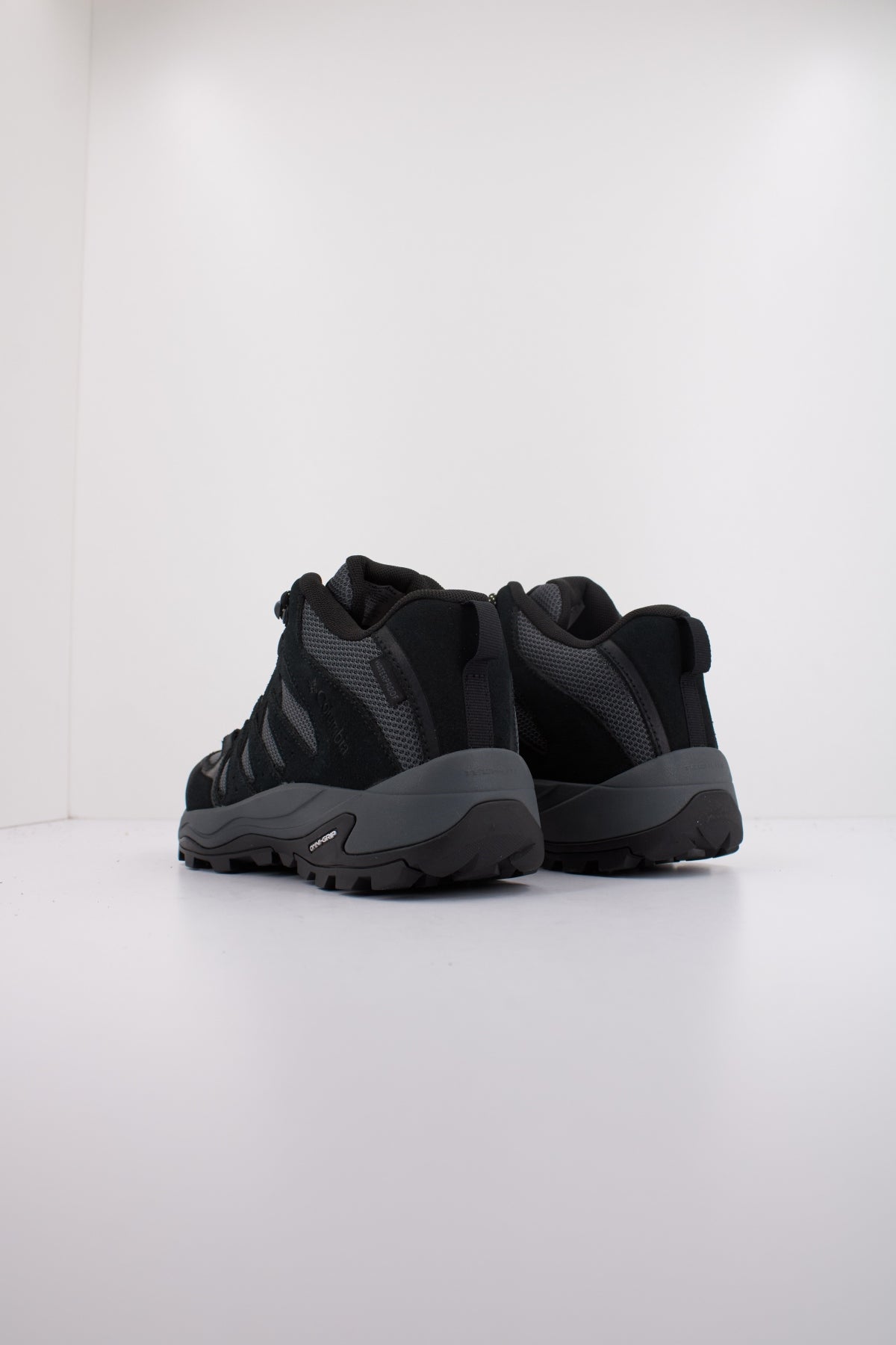 COLUMBIA REDMOND IV MID WATERPROOF en color NEGRO  (4)