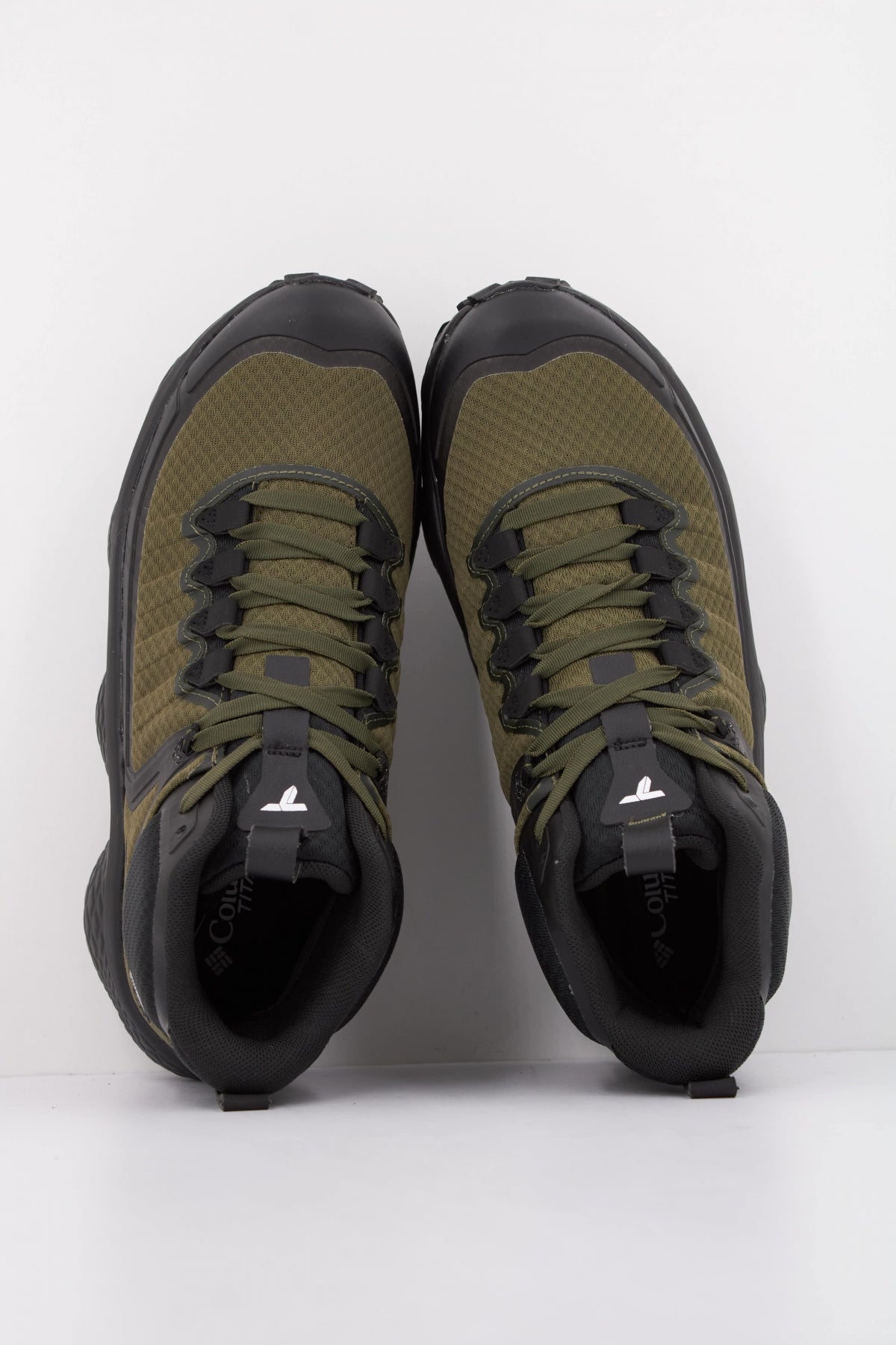 COLUMBIA ESCAPE THRIVE TITANIUM MID OUTDRY en color VERDE  (3)