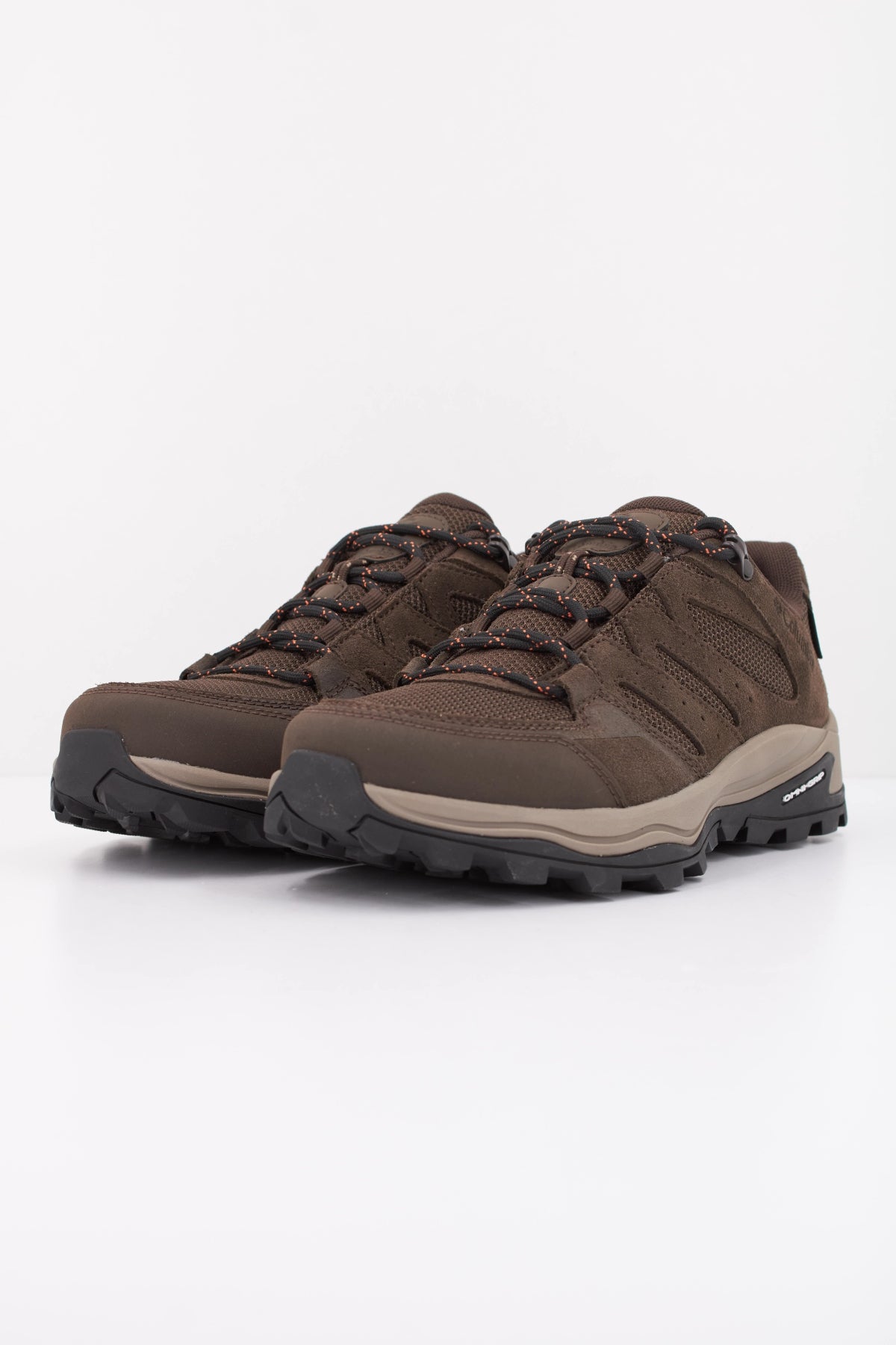 COLUMBIA REDMOND IV LOW WP en color MARRON  (2)