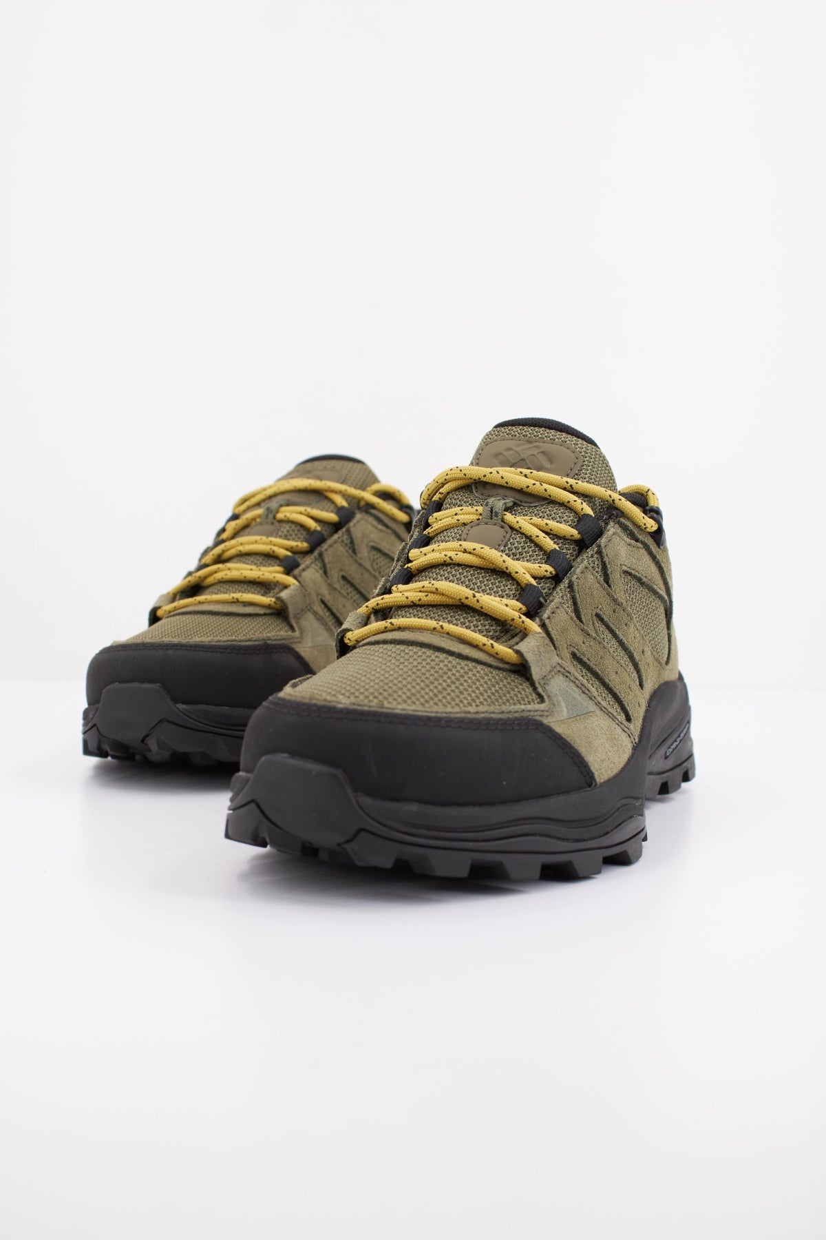 COLUMBIA REDMOND IV LOW WP en color VERDE  (2)