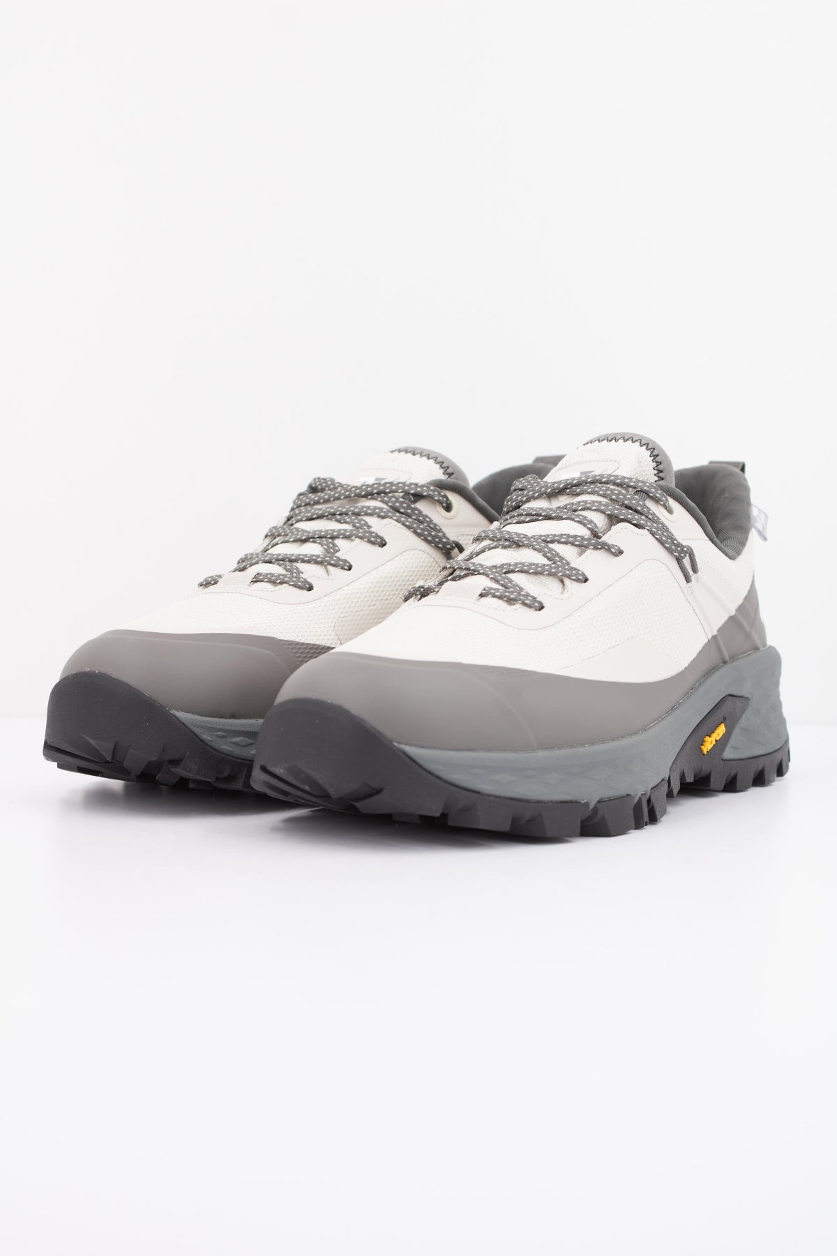 COLUMBIA TELLURIX TITANIUM OUTDRY en color BEIS  (2)
