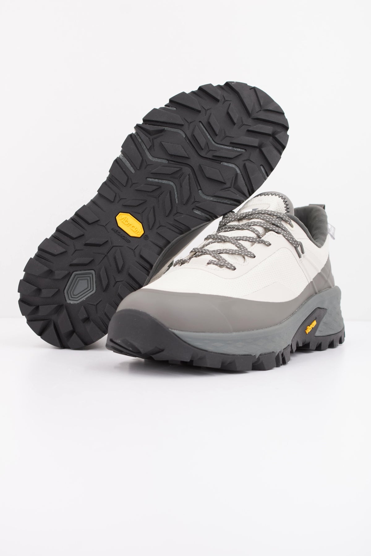 COLUMBIA TELLURIX TITANIUM OUTDRY en color BEIS  (5)