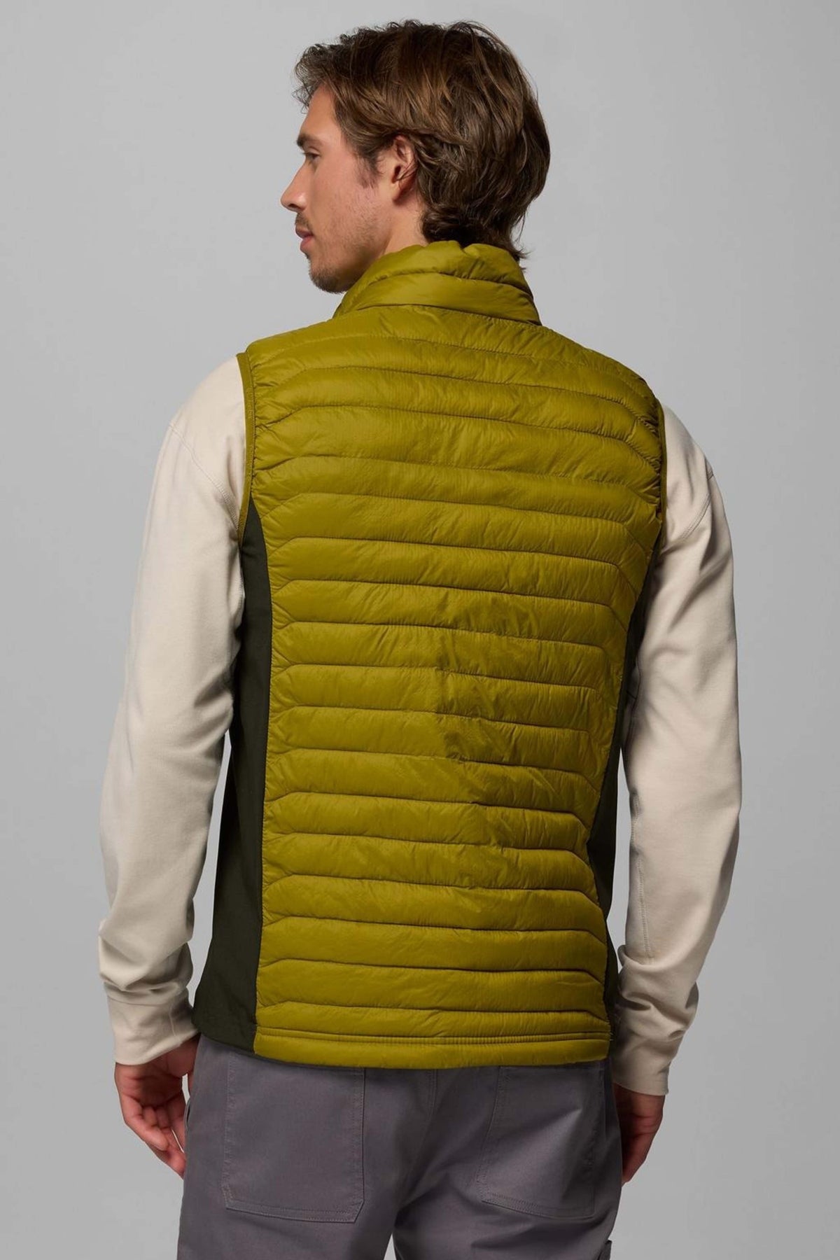 COLUMBIA POWDER PASS HYBRID VEST en color AMARILLO  (2)