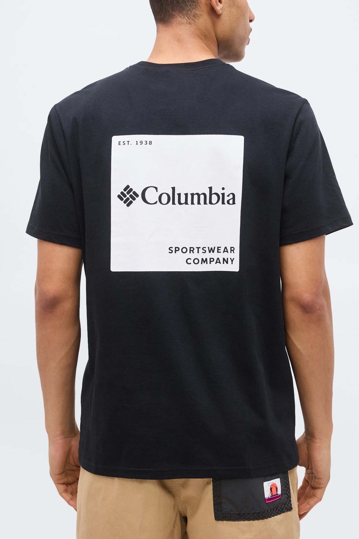 COLUMBIA CSC LOGO BACK TEE en color NEGRO  (2)