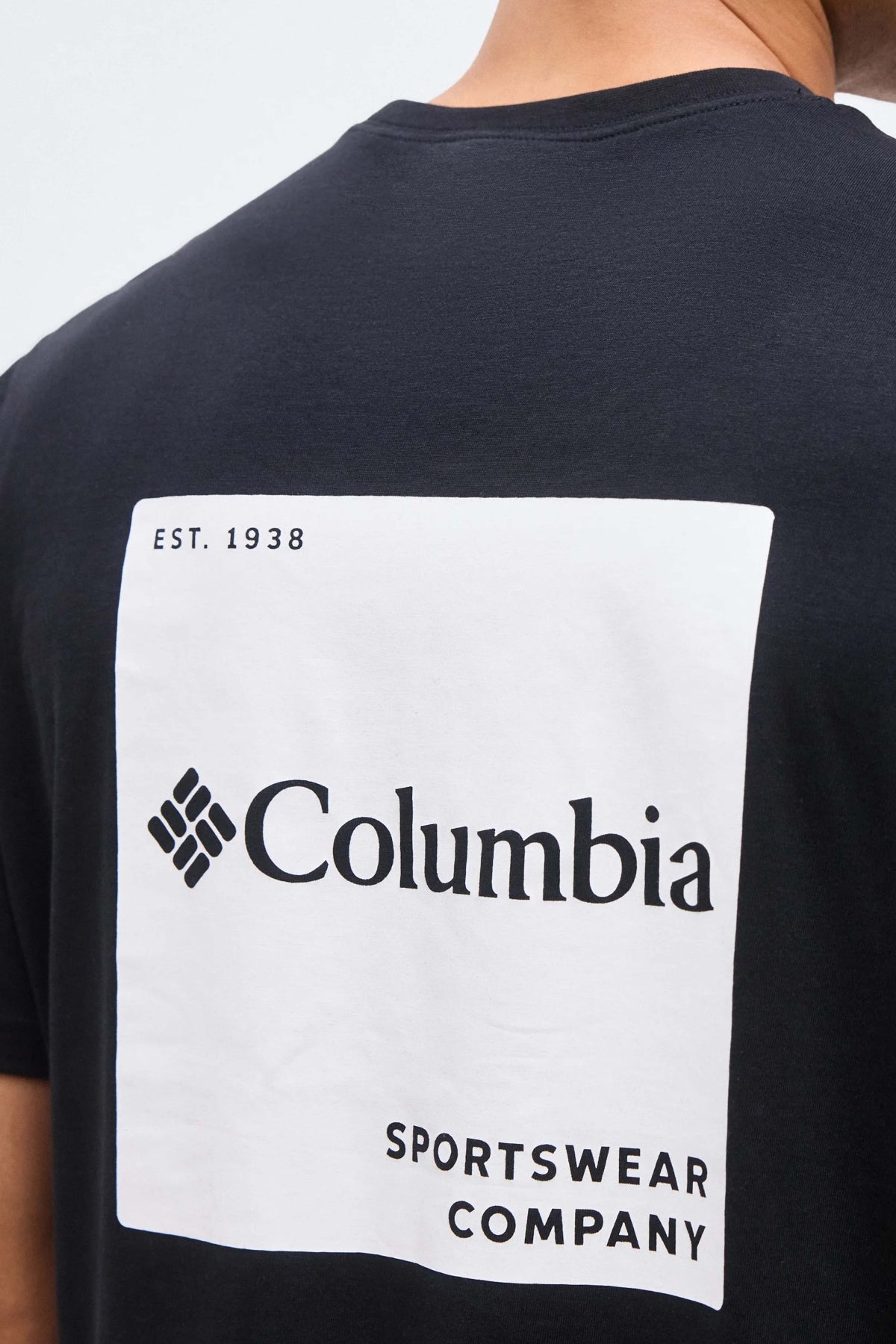 COLUMBIA CSC LOGO BACK TEE en color NEGRO  (4)