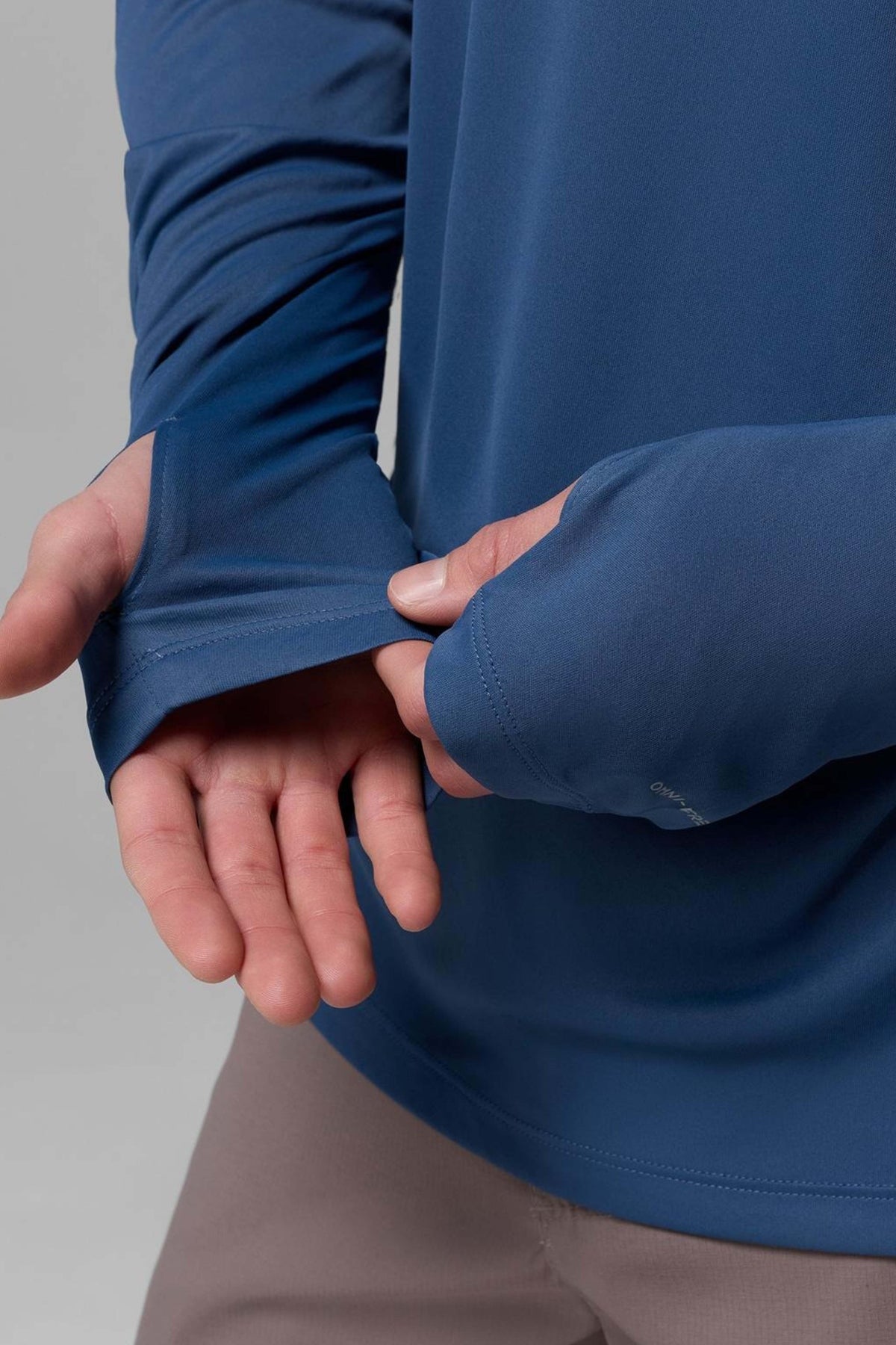 COLUMBIA ZERO RULES LIGHT HOODIE en color AZUL  (4)