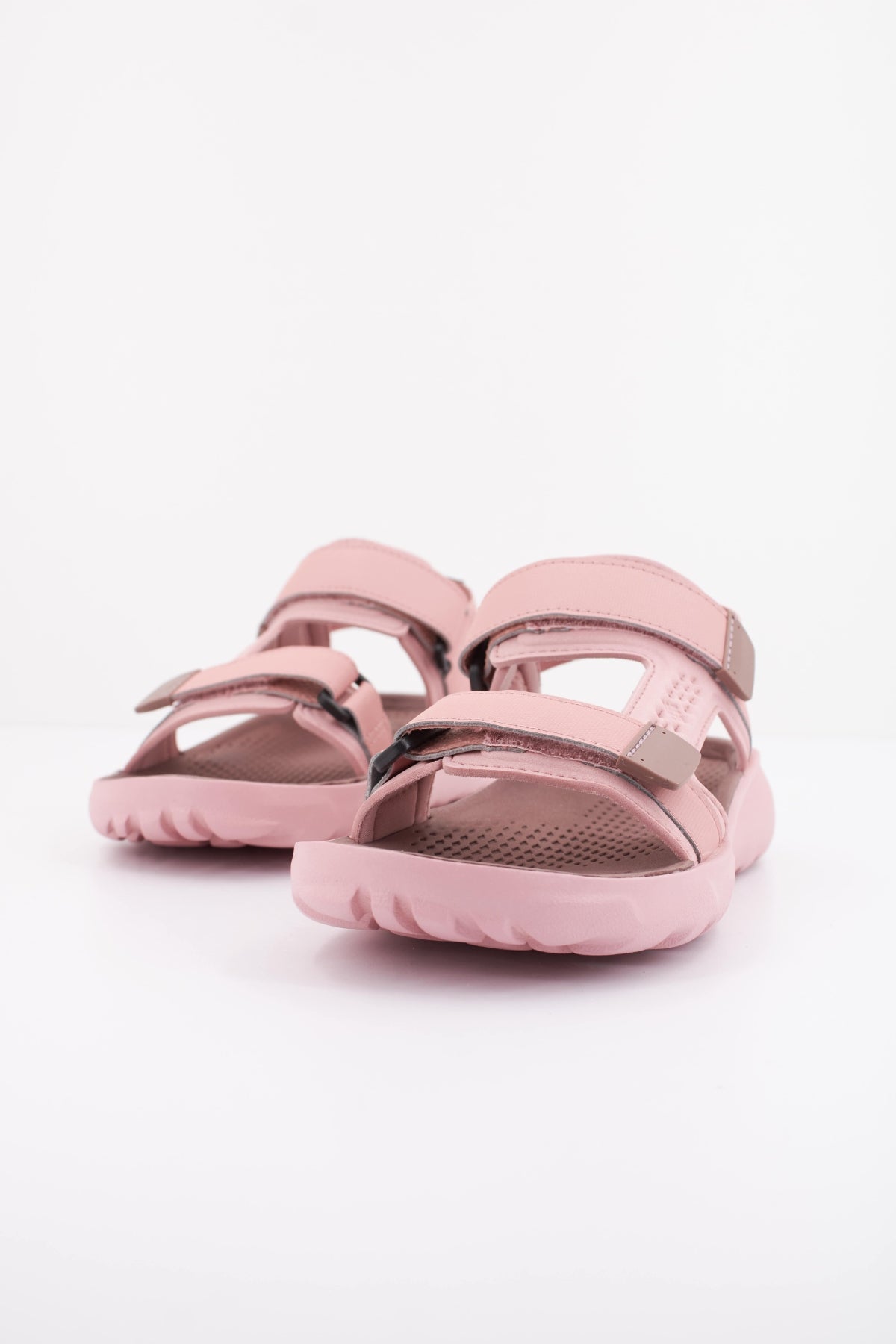 COLUMBIA PEAKFREAK ROAM SANDAL WM en color ROSA  (2)