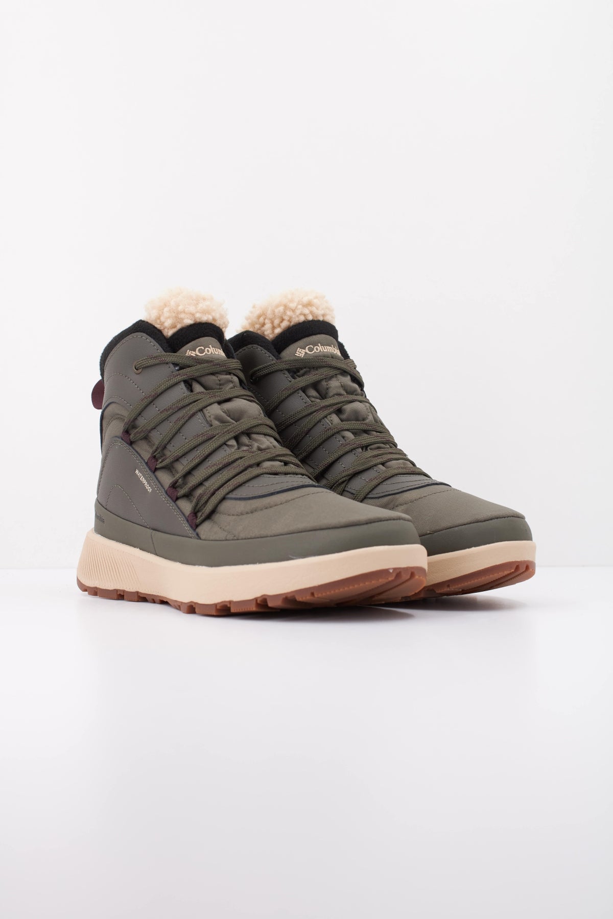 COLUMBIA RED HILL OMNI HEA en color VERDE  (2)