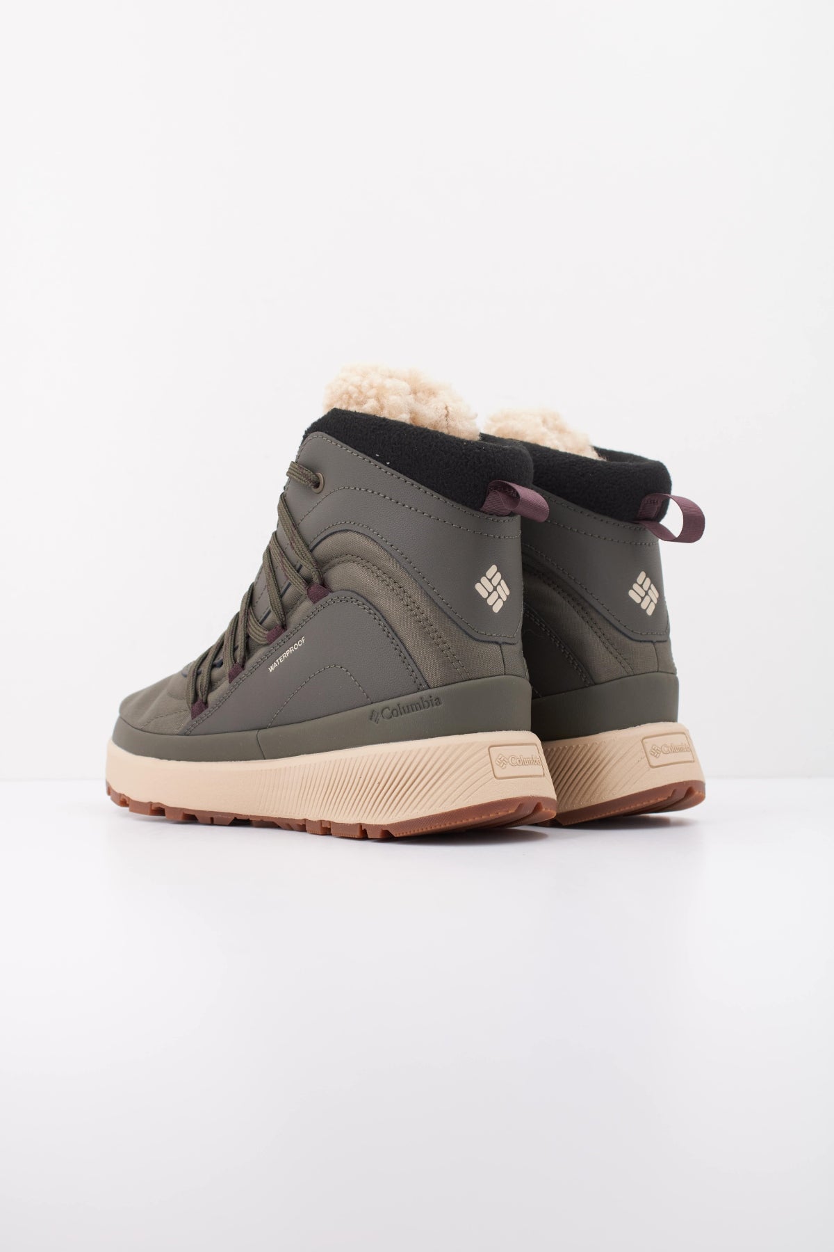 COLUMBIA RED HILL OMNI HEA en color VERDE  (4)