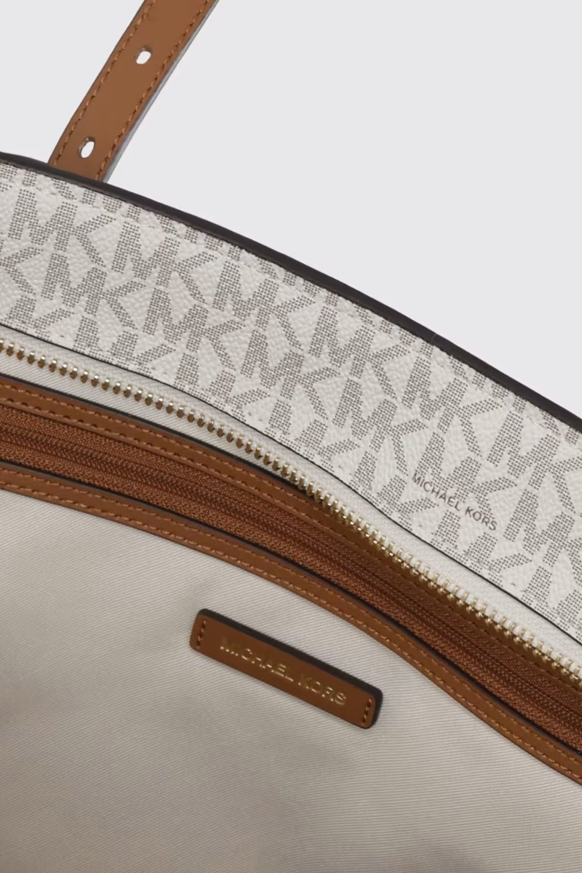 MICHAEL KORS QUINN en color BLANCO  (4)