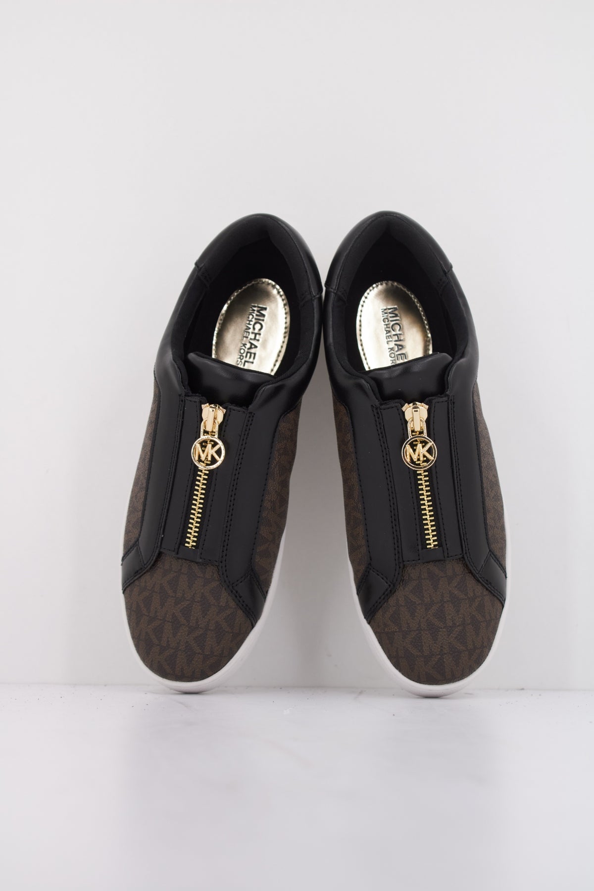 MICHAEL KORS KEATON ZIP SLIP ON en color MARRON  (3)