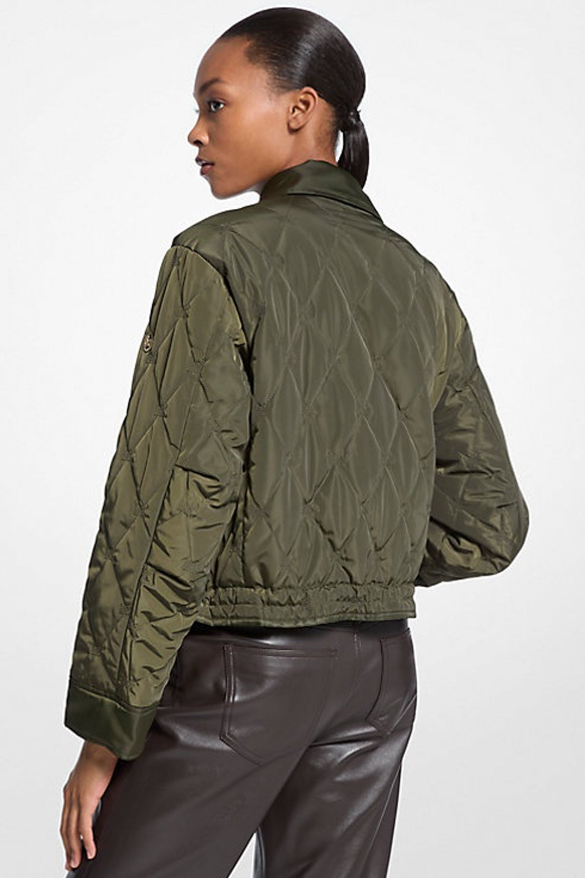 MICHAEL KORS CROPPED BOMBER en color VERDE  (2)