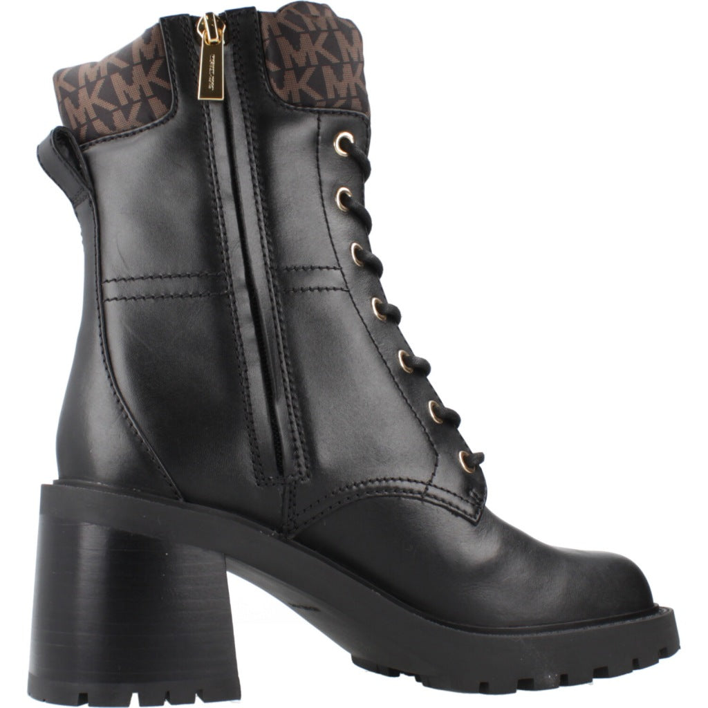 MICHAEL KORS CADE HEELED BOOTIE en color NEGRO  (4)