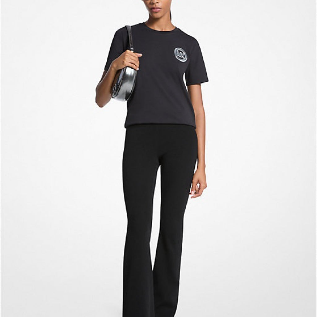 MICHAEL KORS MK CHARM SMALL TEE en color NEGRO  (6)