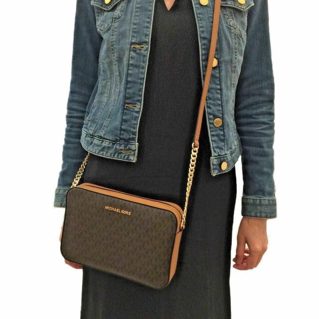 MICHAEL KORS JET SET ITEM en color MARRON  (3)