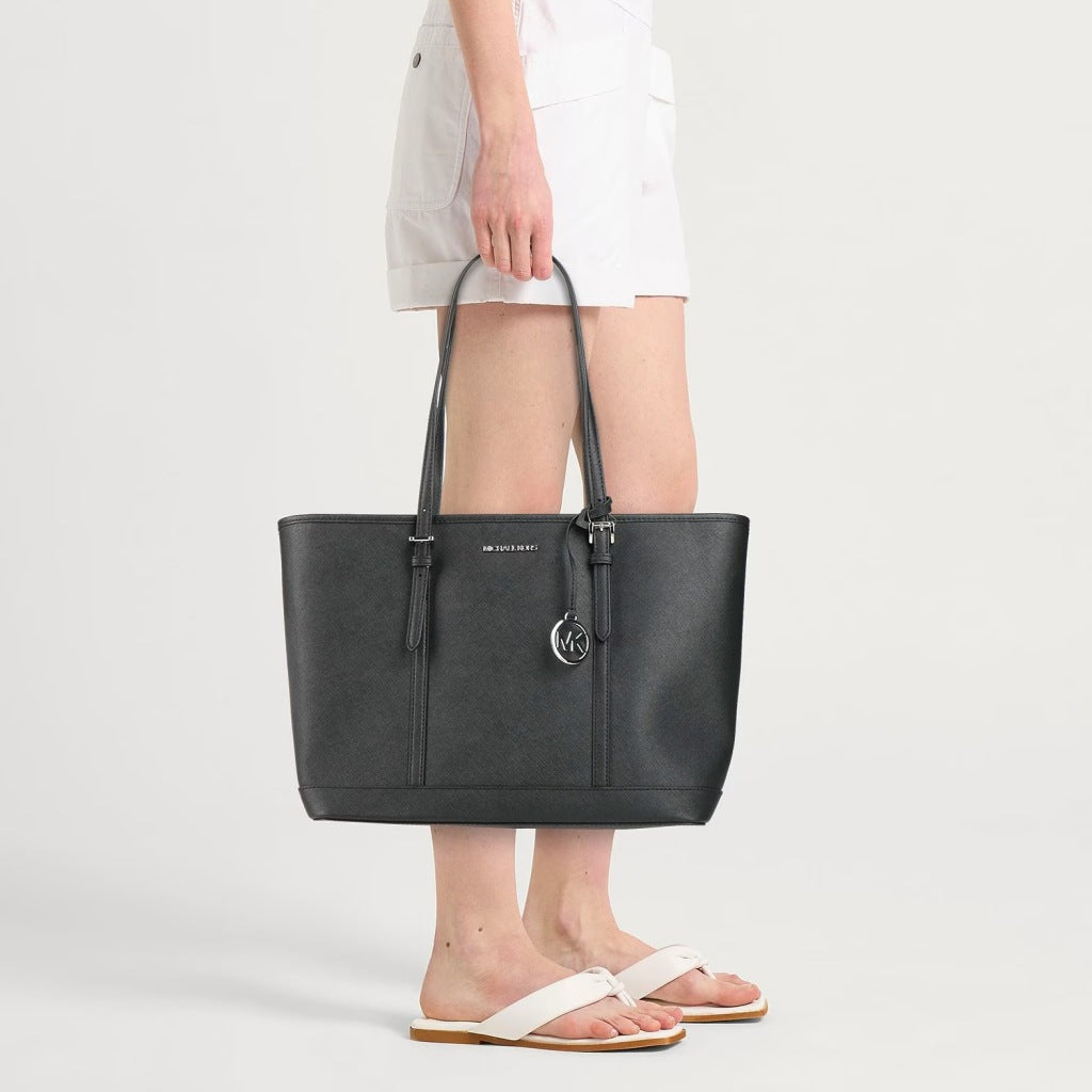 MICHAEL KORS JET SET TRAVEL en color NEGRO  (6)