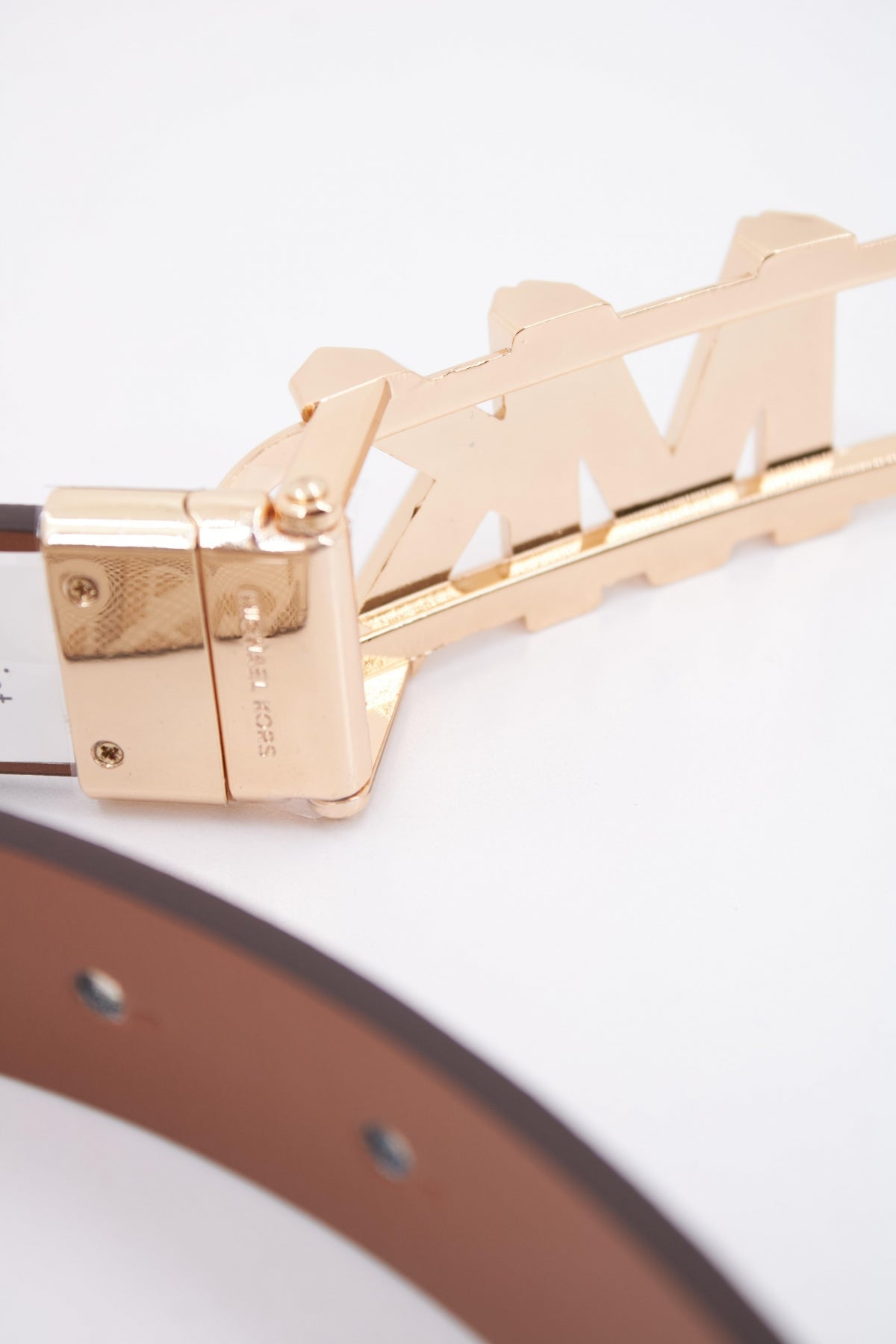 MICHAEL KORS REVERSIBLE BELT en color BEIS  (2)
