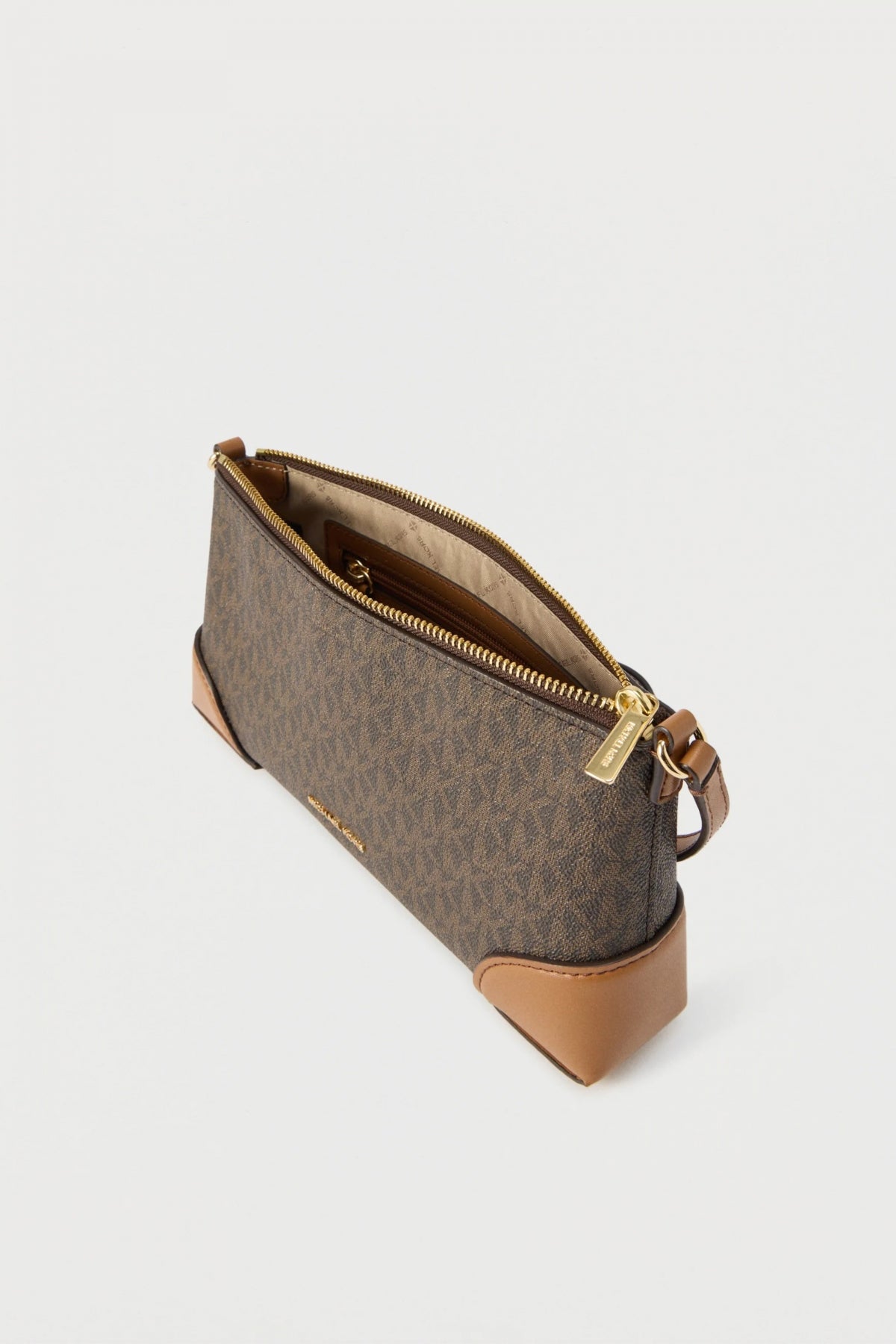 MICHAEL KORS MURPHY SM EW ZIP XBODY en color MARRON  (2)