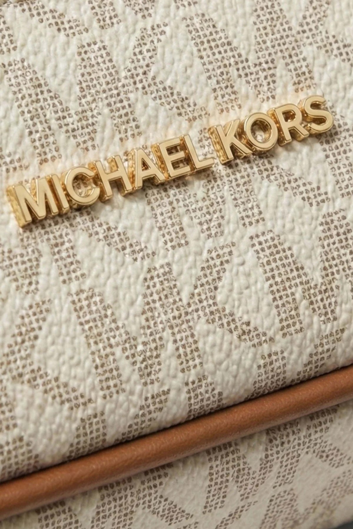 MICHAEL KORS MD CONV POUCHETTE XBODY en color BEIS  (4)