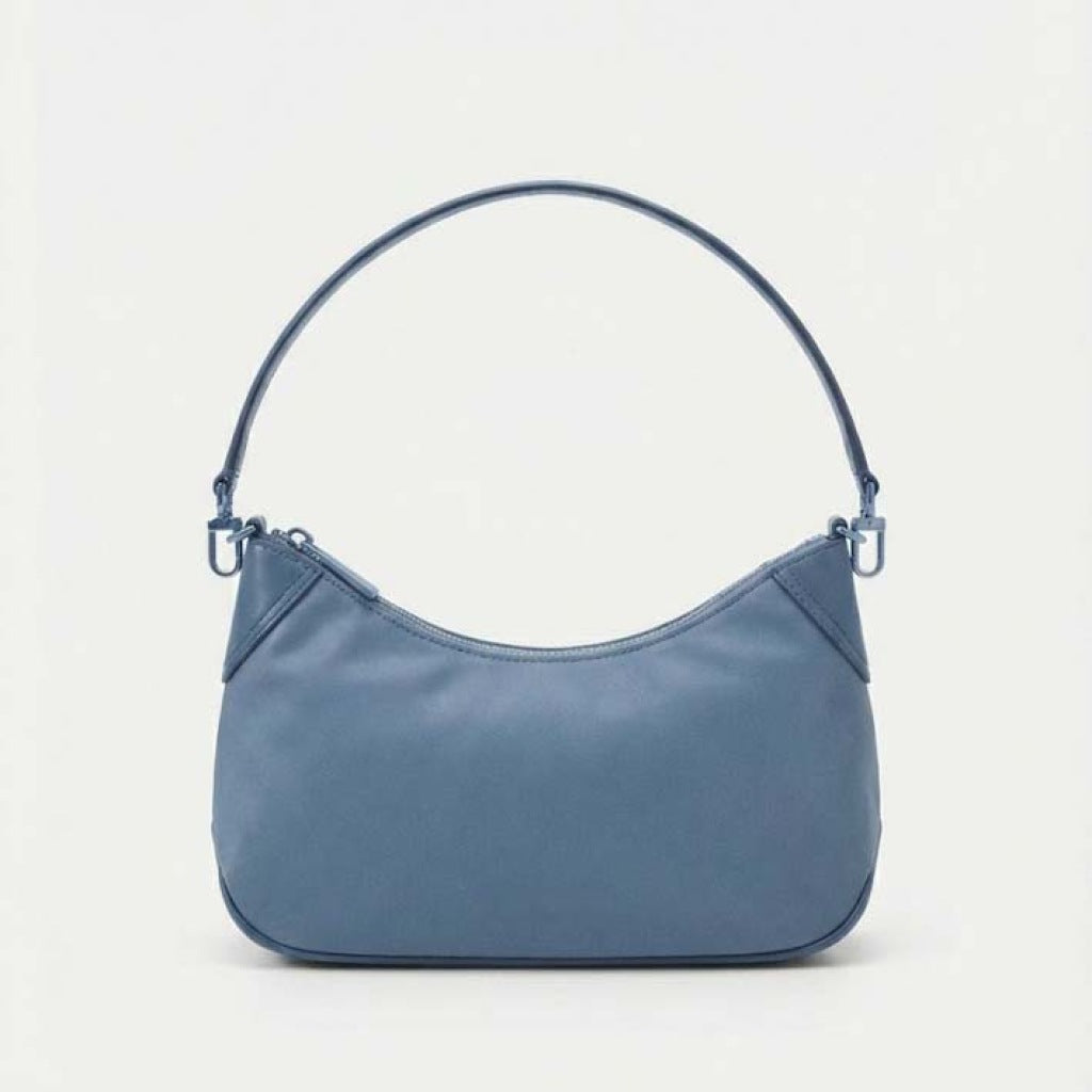 MICHAEL KORS  POUCHETTE XBODY  en color AZUL  (5)