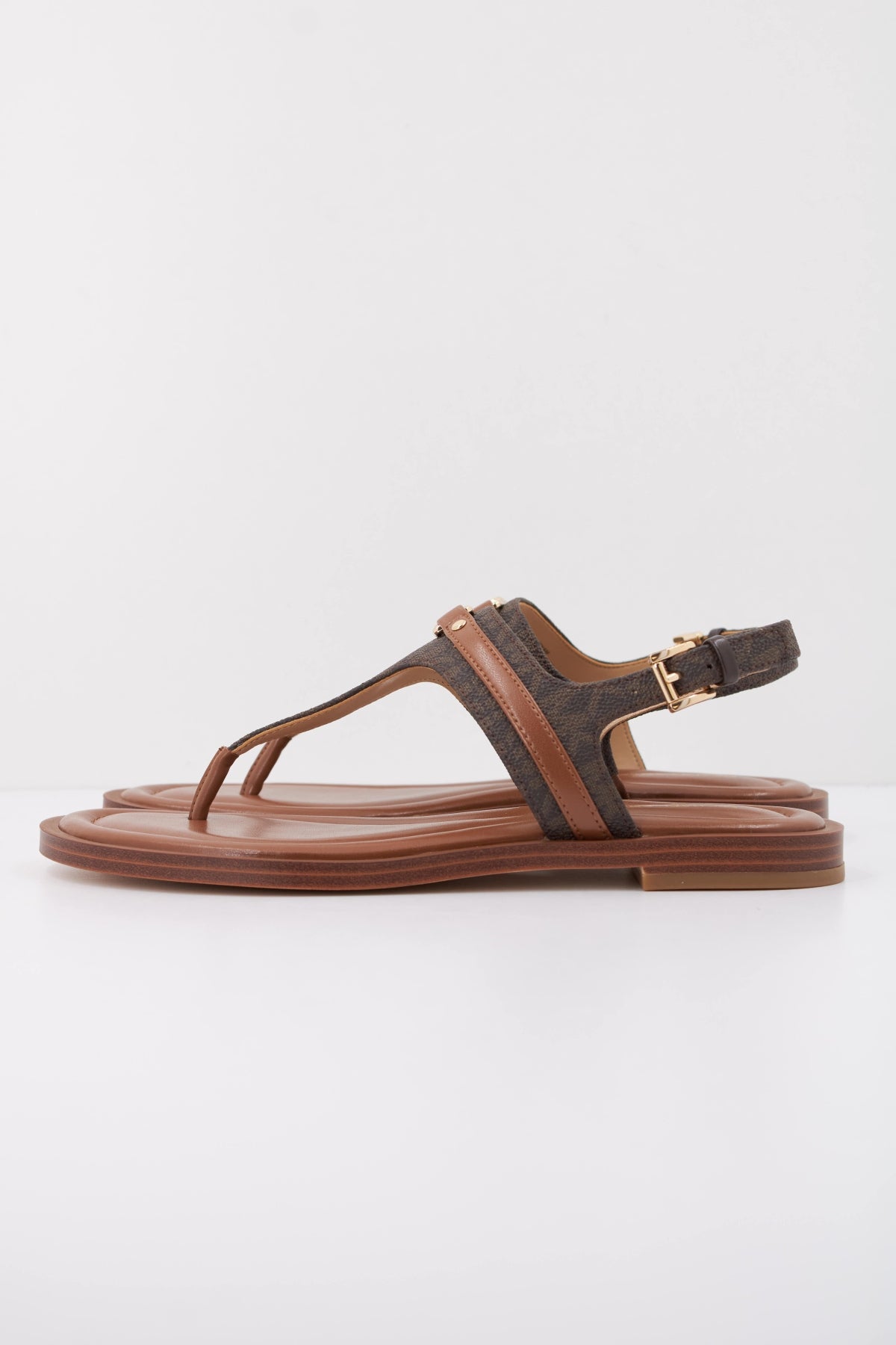 MICHAEL KORS MANDY THONG en color MARRON  (1)