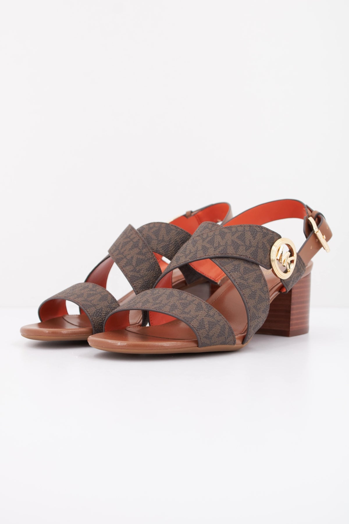 MICHAEL KORS VERA FLEX MID SANDAL en color MARRON  (2)