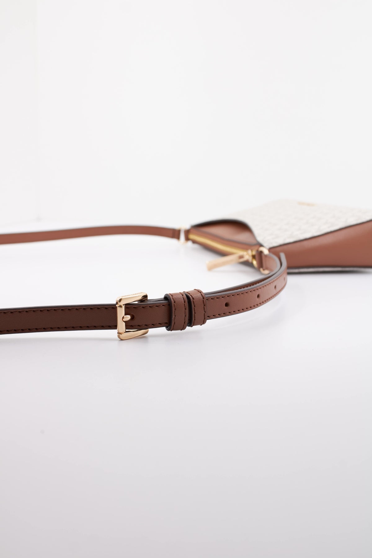 MICHAEL KORS MD XBODY ARDEN en color BLANCO  (3)