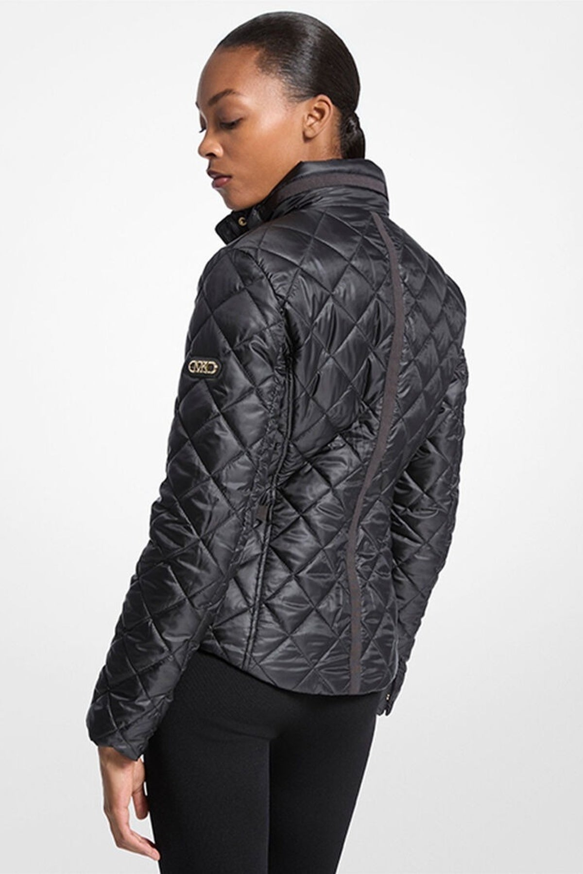 MICHAEL KORS MTIBSB ECO BELTED PCKBL PUFFR en color NEGRO  (2)