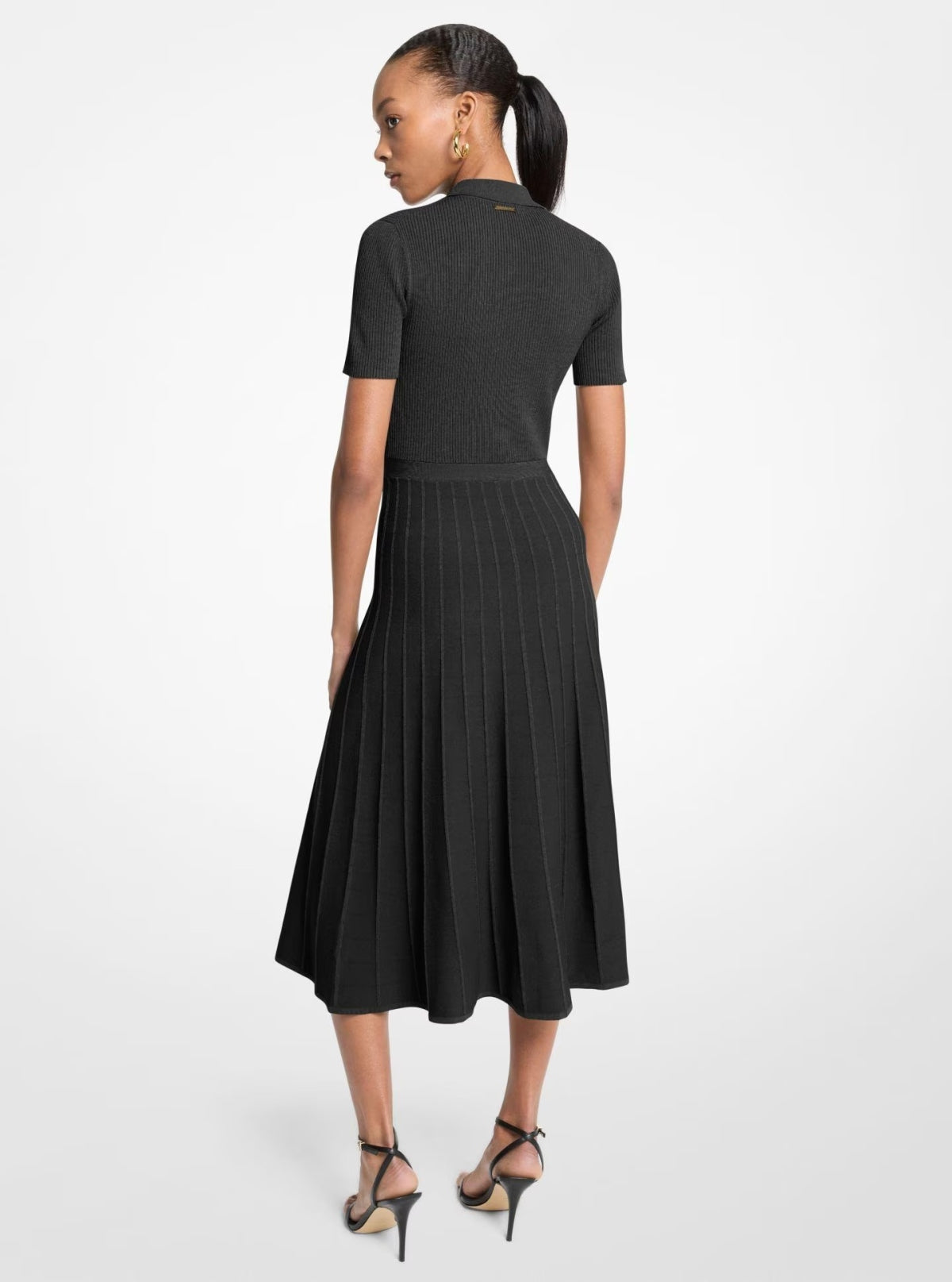 MICHAEL KORS MTFD FIT N FLARE POLO SS MIDI en color NEGRO  (2)