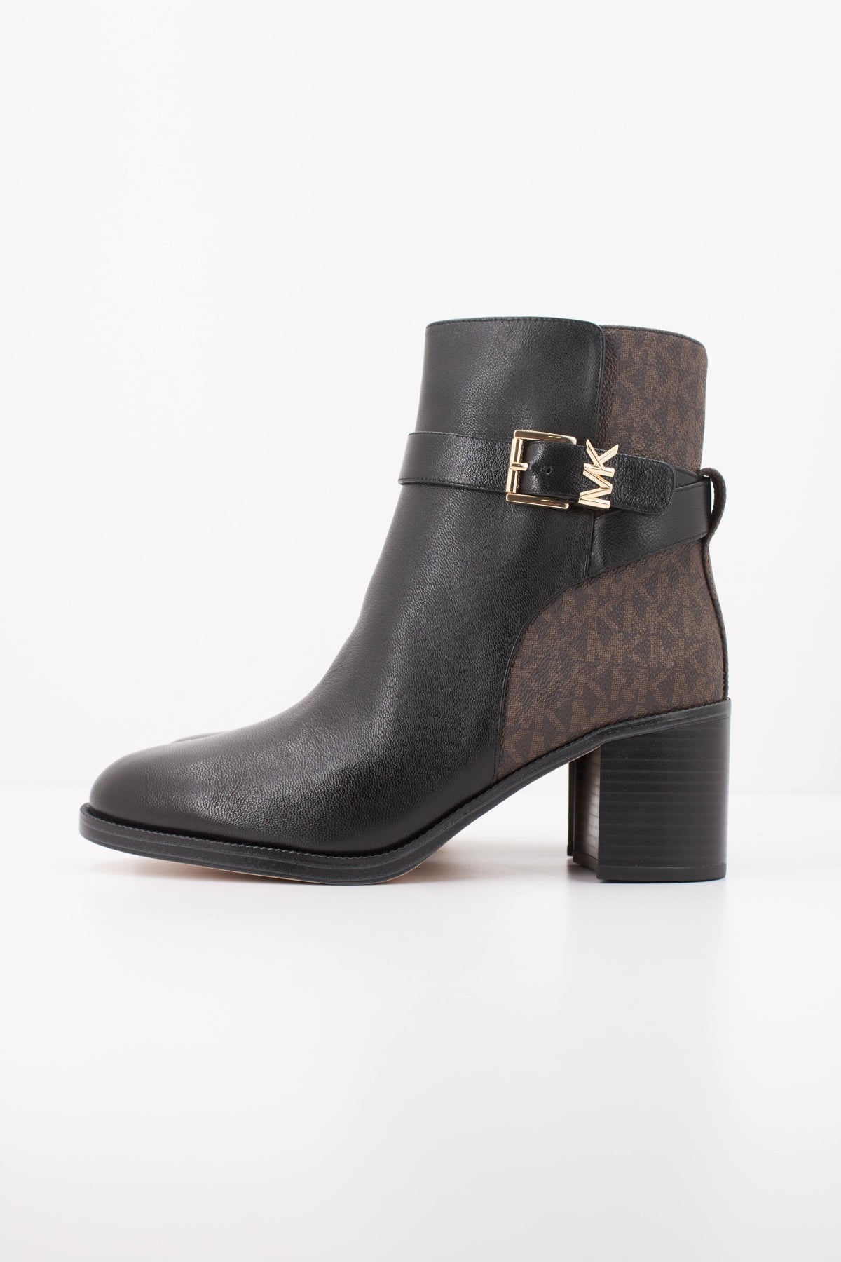 MICHAEL KORS TRCMEL RACHEL HEELED BOOTIE en color NEGRO  (1)