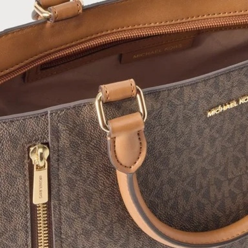 MICHAEL KORS SM ZIP SATCHEL en color MARRON  (6)