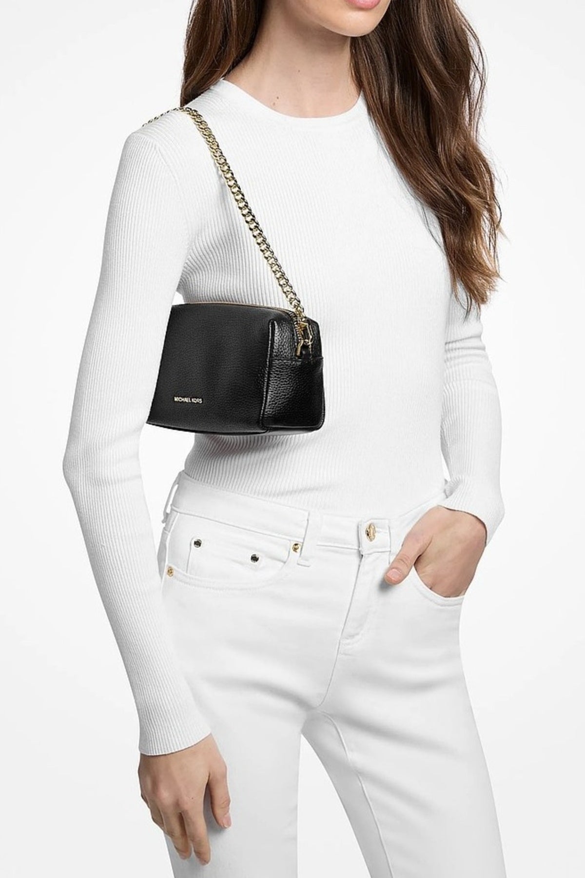 MICHAEL KORS SM SOFT XBODY W/ CHAIN en color NEGRO  (1)