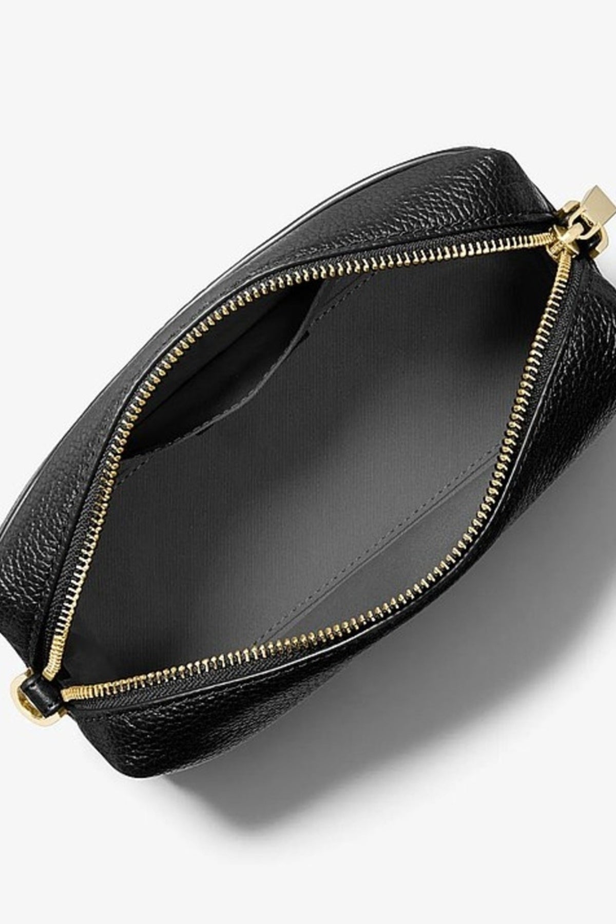 MICHAEL KORS SM SOFT XBODY W/ CHAIN en color NEGRO  (4)
