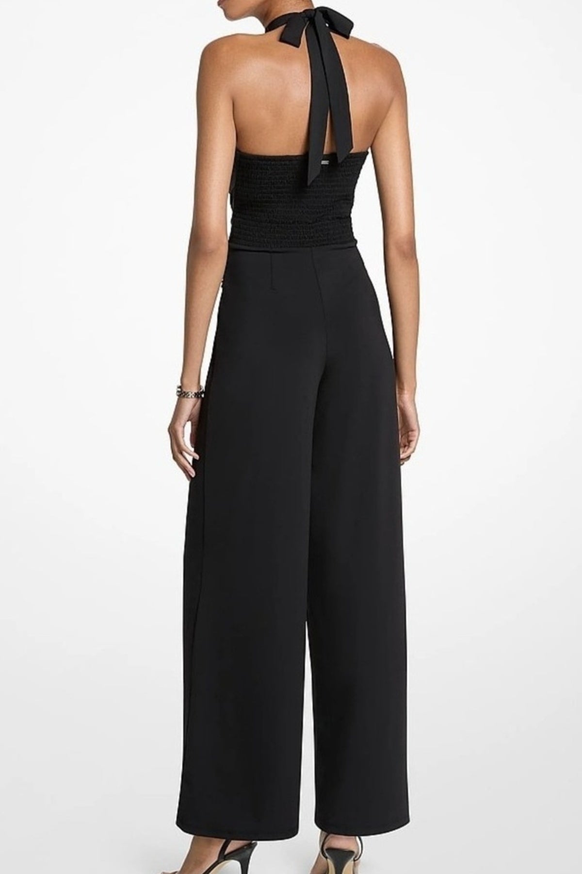 MICHAEL KORS WRAP HALTER JUMPSUIT en color NEGRO  (2)