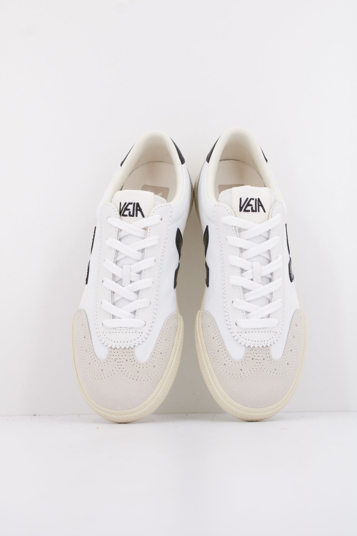 VEJA VOLLEY CANVAS en color BLANCO  (3)