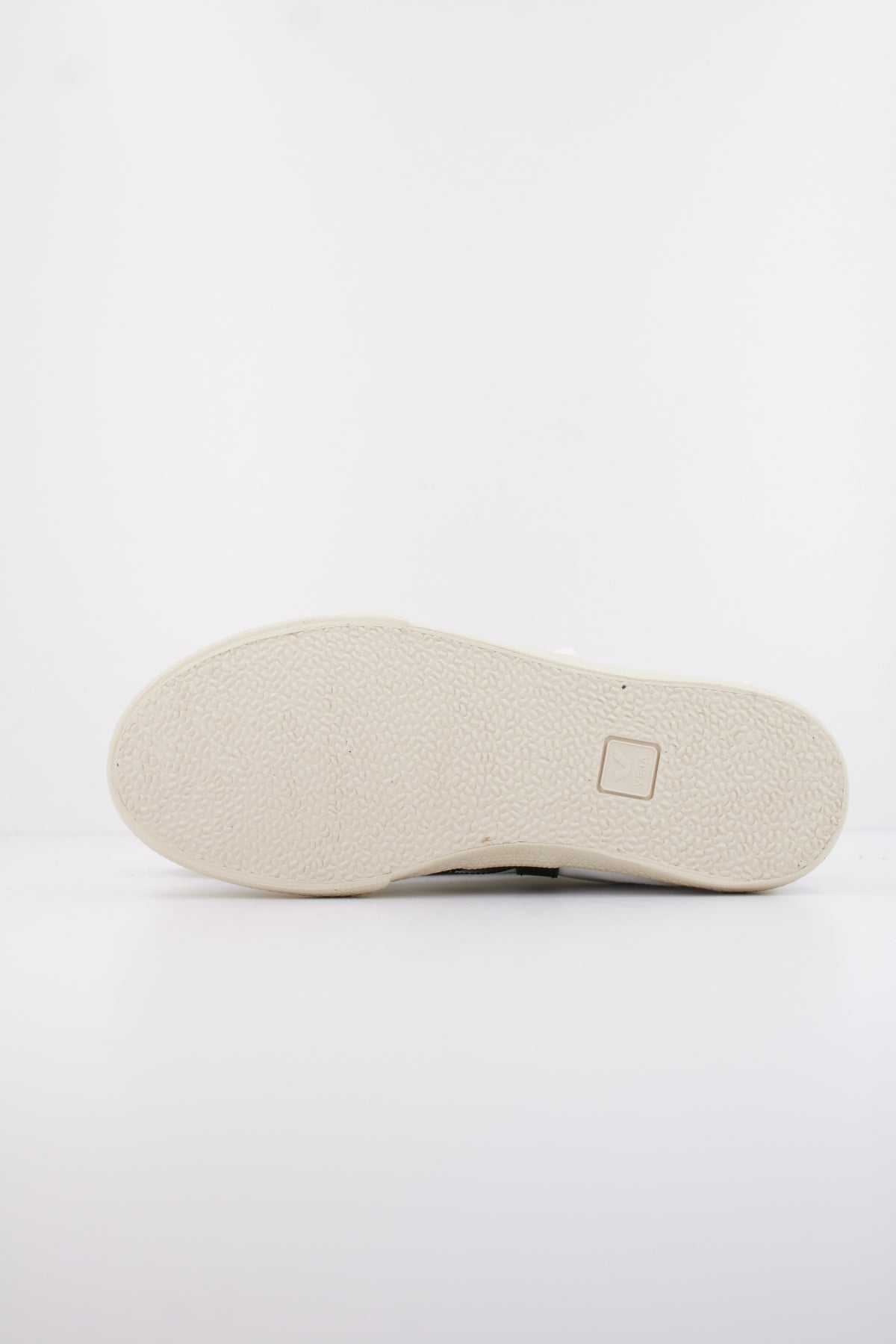 VEJA VOLLEY CANVAS en color BLANCO  (5)
