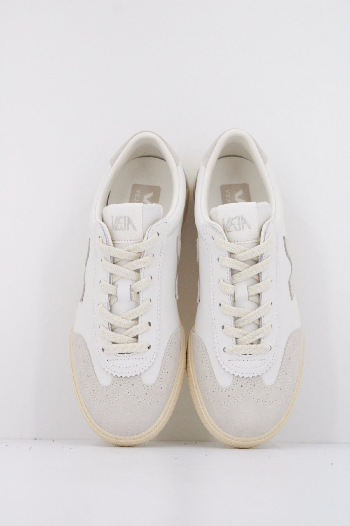 VEJA VOLLEY OT en color BLANCO  (3)
