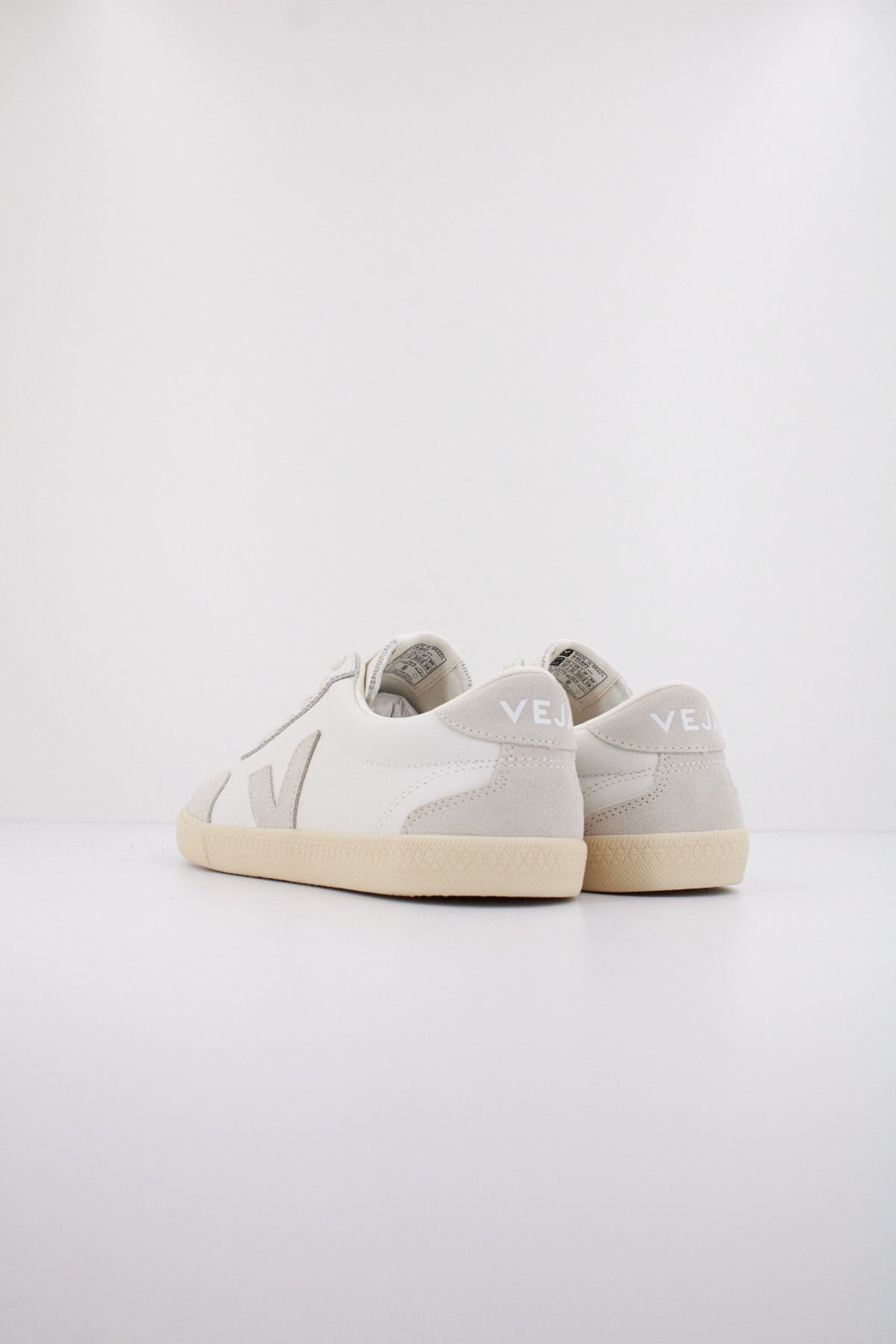 VEJA VOLLEY OT en color BLANCO  (4)
