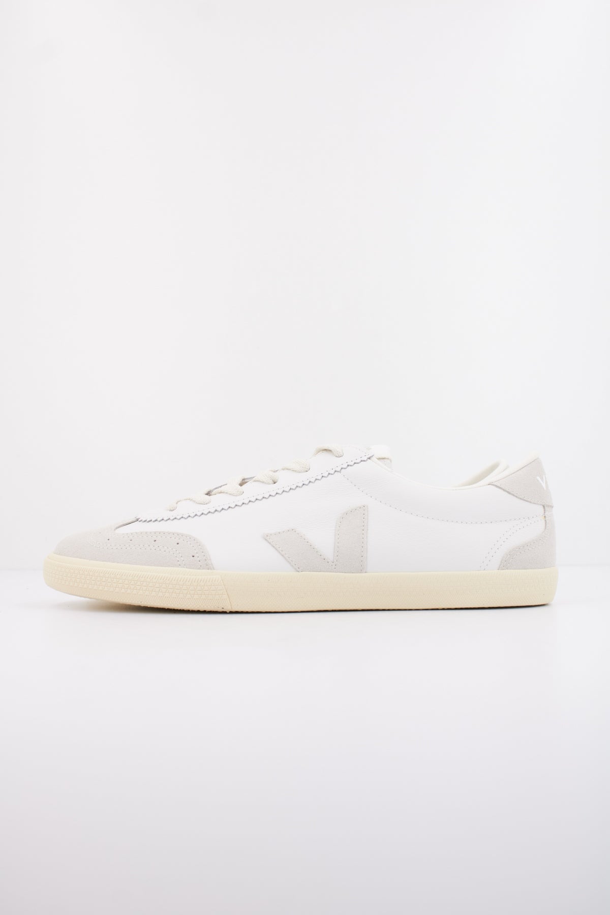 VEJA VOLLEY OT en color BLANCO  (1)