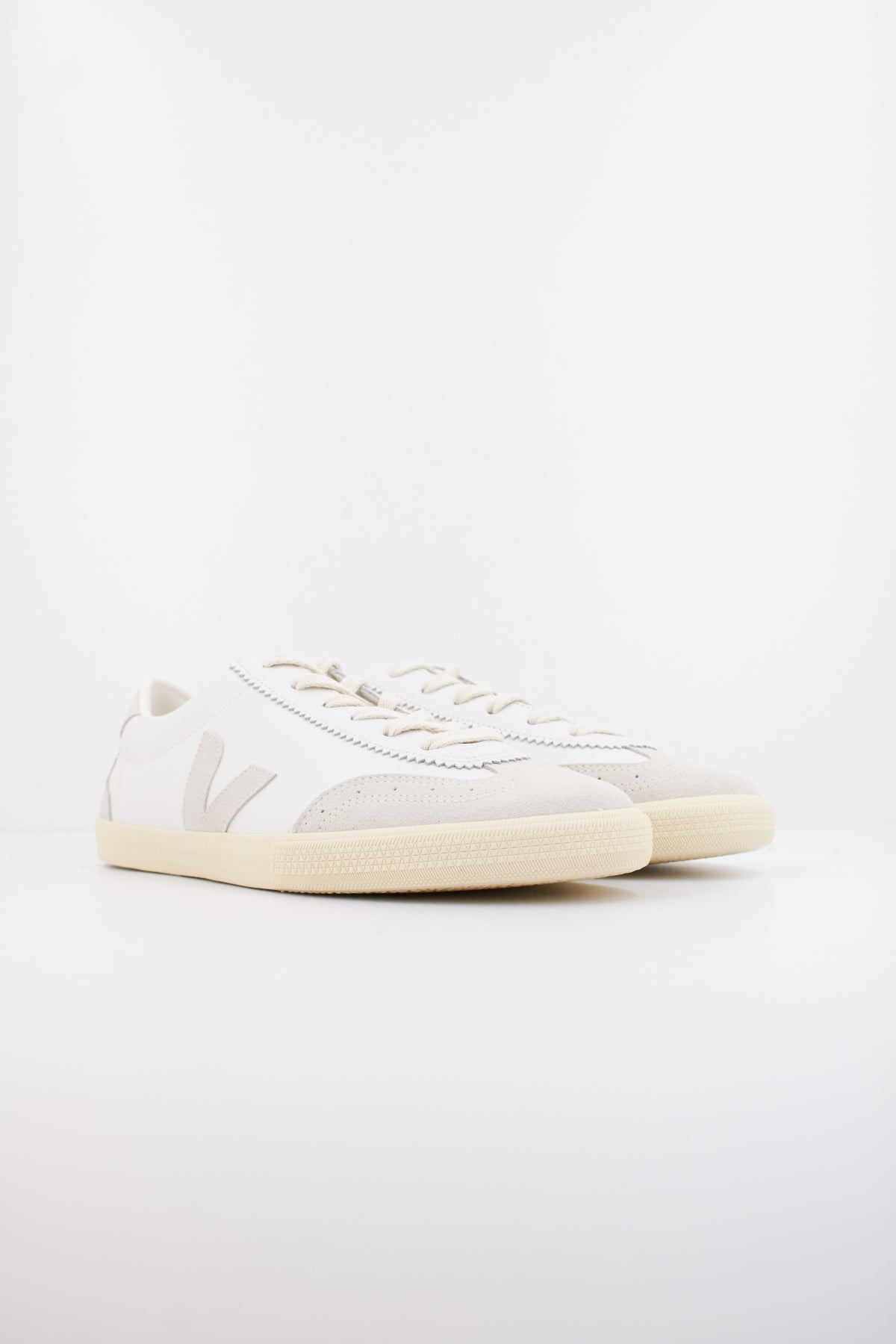 VEJA VOLLEY OT en color BLANCO  (2)