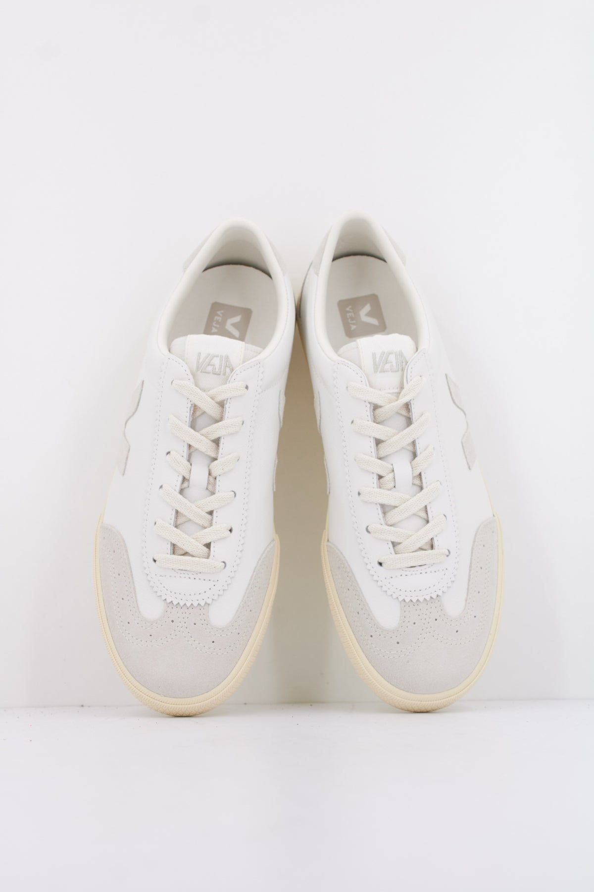 VEJA VOLLEY OT en color BLANCO  (3)
