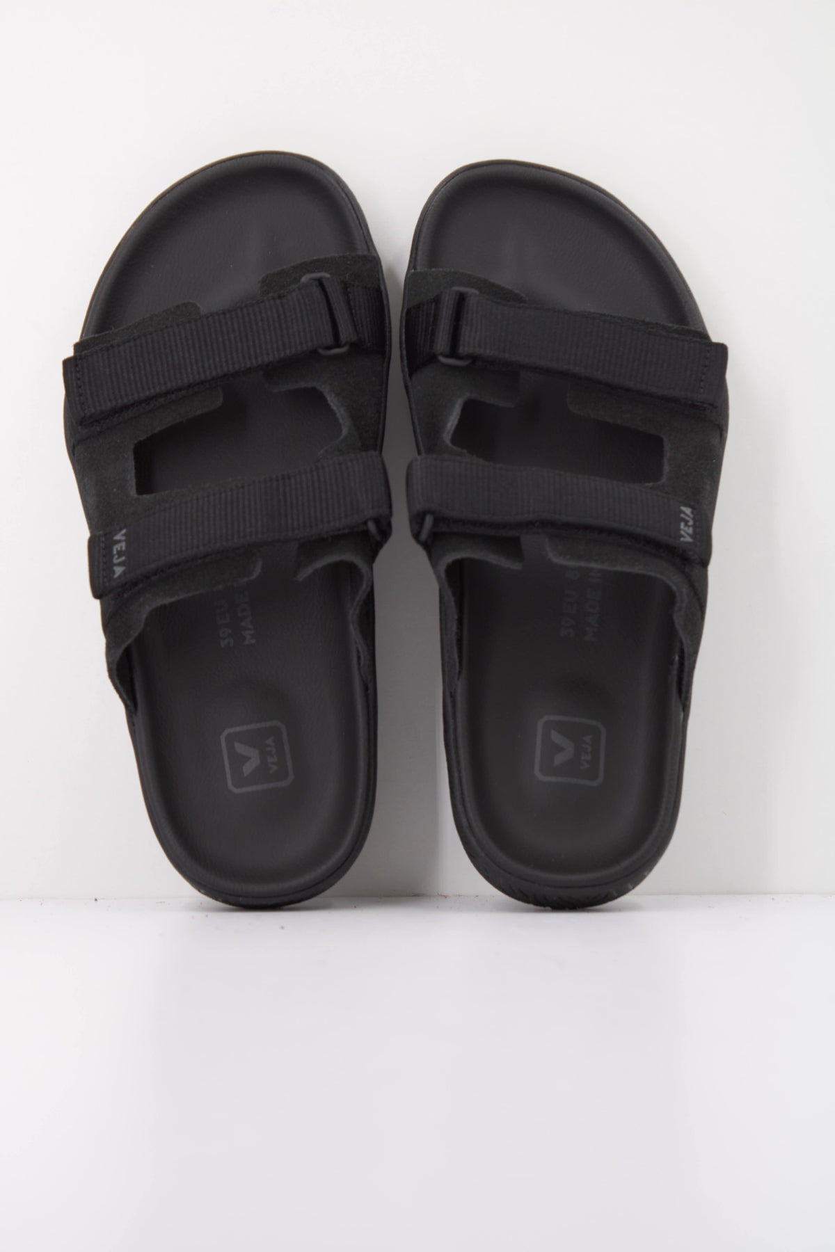 VEJA SANDALIA ARPOADOR en color NEGRO  (3)