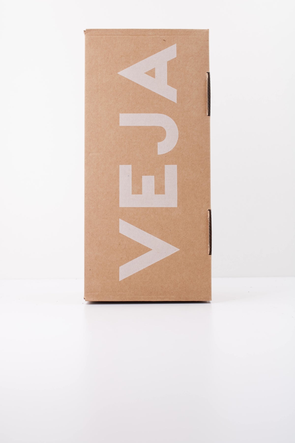 VEJA SANDALIA ARPOADOR en color NEGRO  (6)