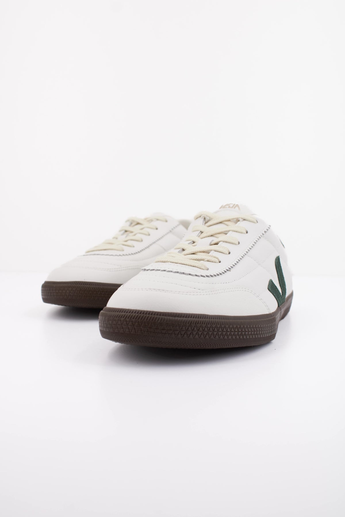 VEJA FUB  en color BLANCO  (2)