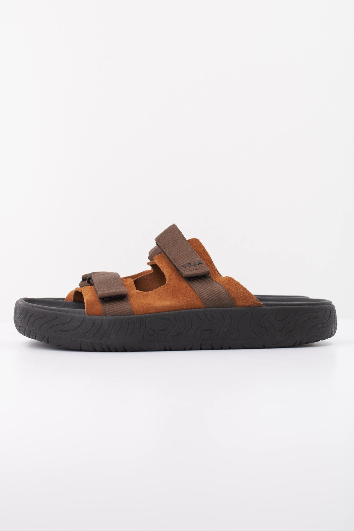 VEJA SANDALIA ARPOADOR en color MARRON  (1)