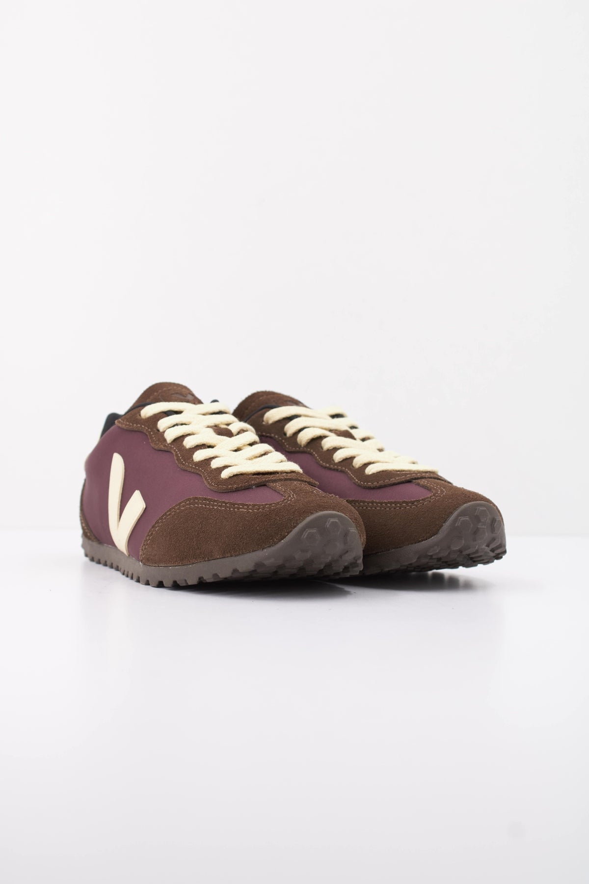 VEJA AIA GT en color BURDEOS  (2)