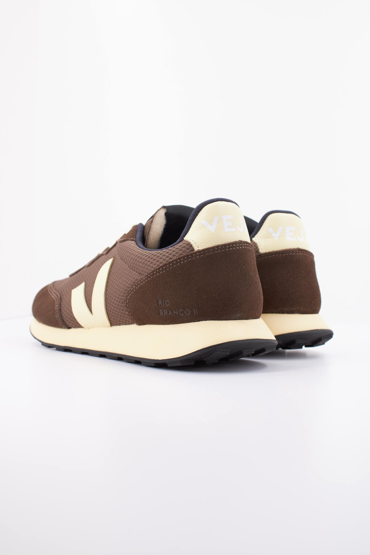 VEJA ROB RIO BRANCO II en color MARRON  (4)